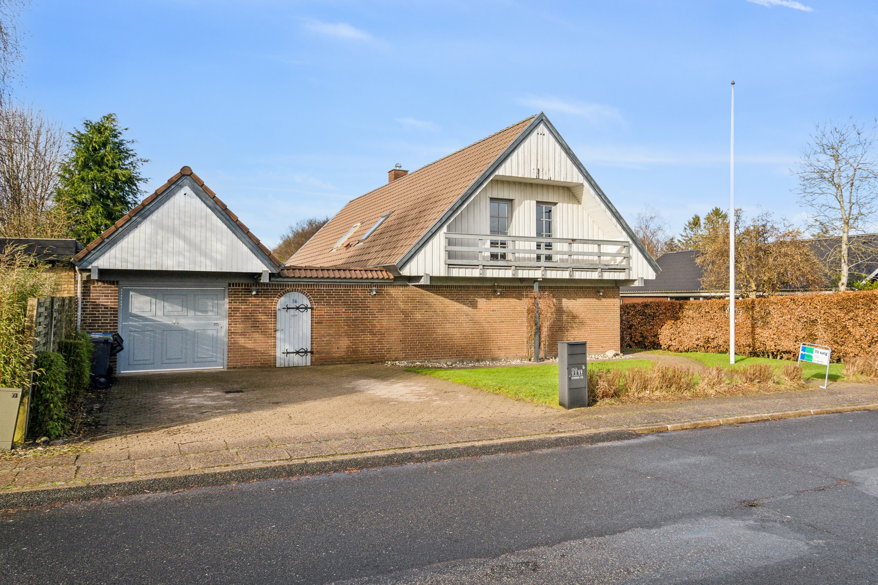 Fremhævet set fra vejen billede i fuldskærmstilstand. Billede af Klovtoftvej 16, Jels, 6630 Rødding