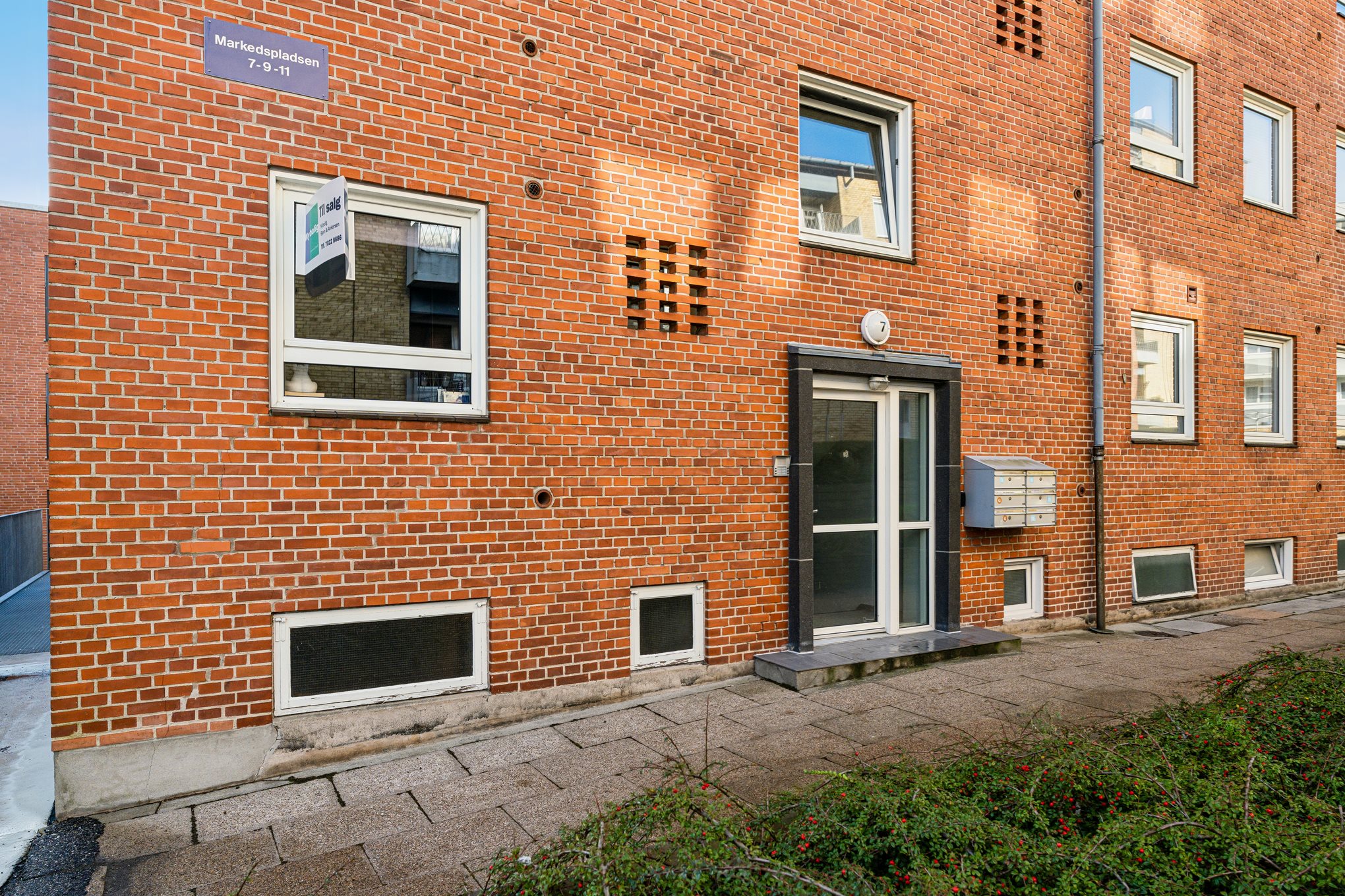 Fremhævet ejendom 1 billede i fuldskærmstilstand. Billede af Markedspladsen 7, st.. tv., 8900 Randers C