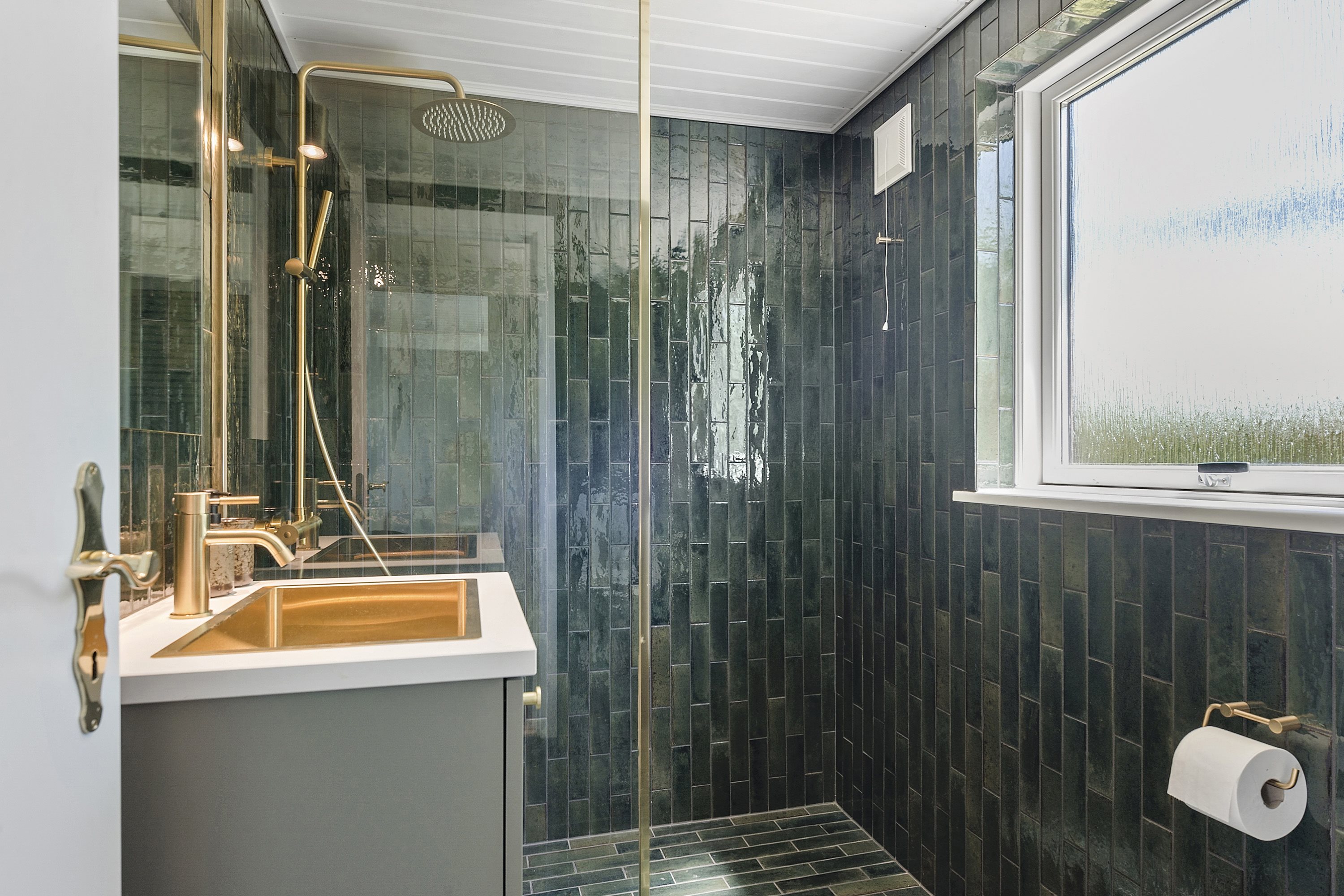 Fremhævet badeværelse billede i fuldskærmstilstand. Billede af Mossøbrå 21, Vrold, 8660 Skanderborg