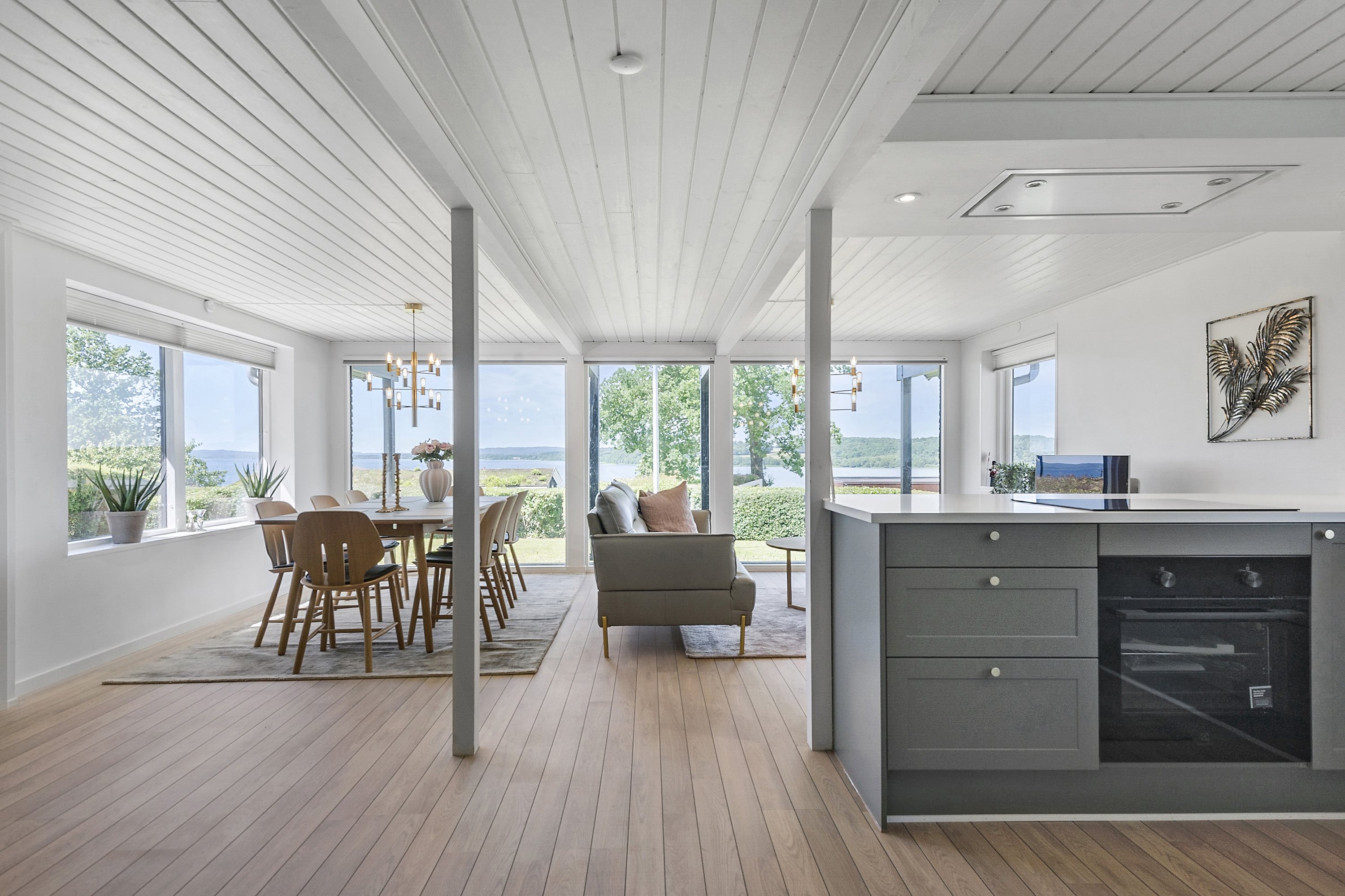 Fremhævet køkken/alrum/stue billede i fuldskærmstilstand. Billede af Mossøbrå 21, Vrold, 8660 Skanderborg