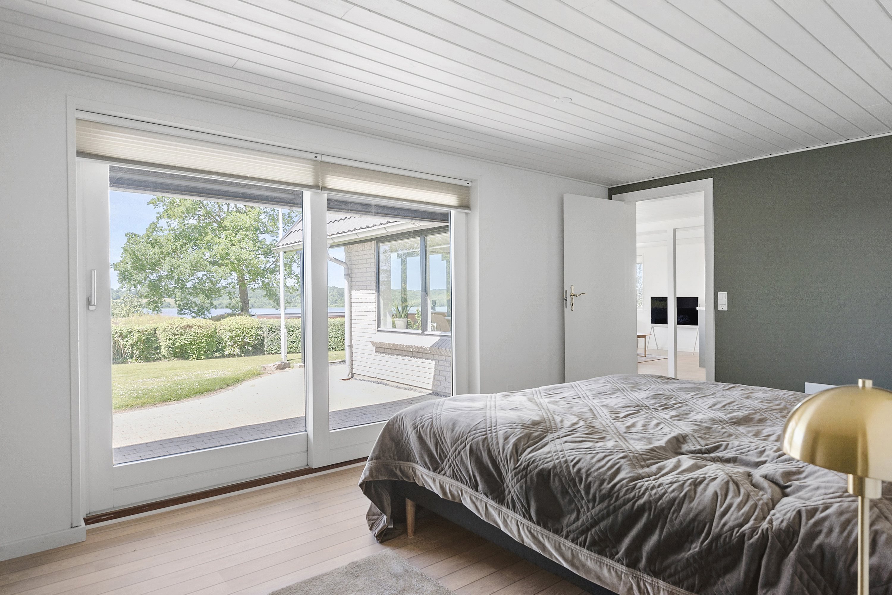 Fremhævet soveværelse billede i fuldskærmstilstand. Billede af Mossøbrå 21, Vrold, 8660 Skanderborg
