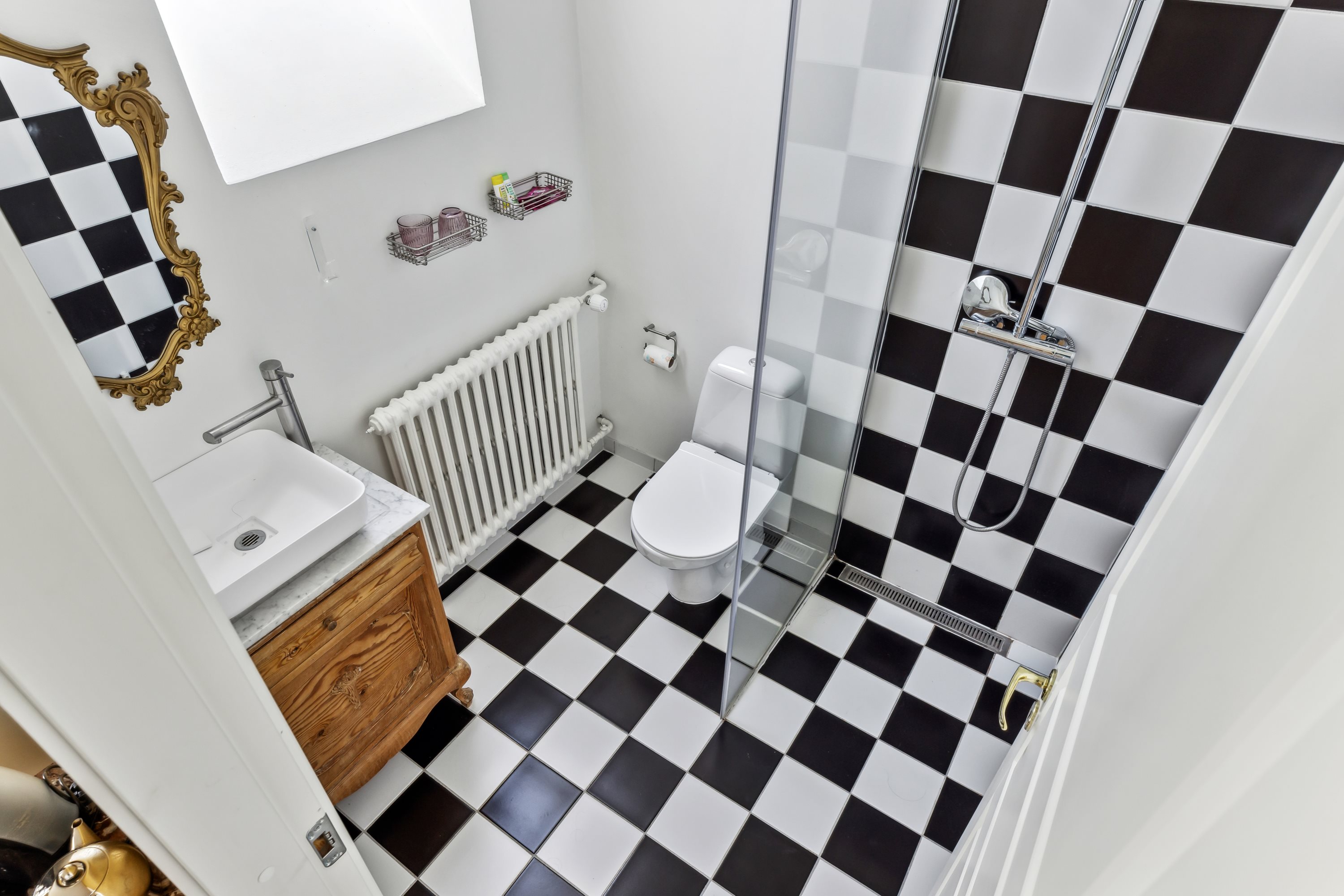 Fremhævet badeværelse billede i fuldskærmstilstand. Billede af Vesterbakke 18, 6310 Broager