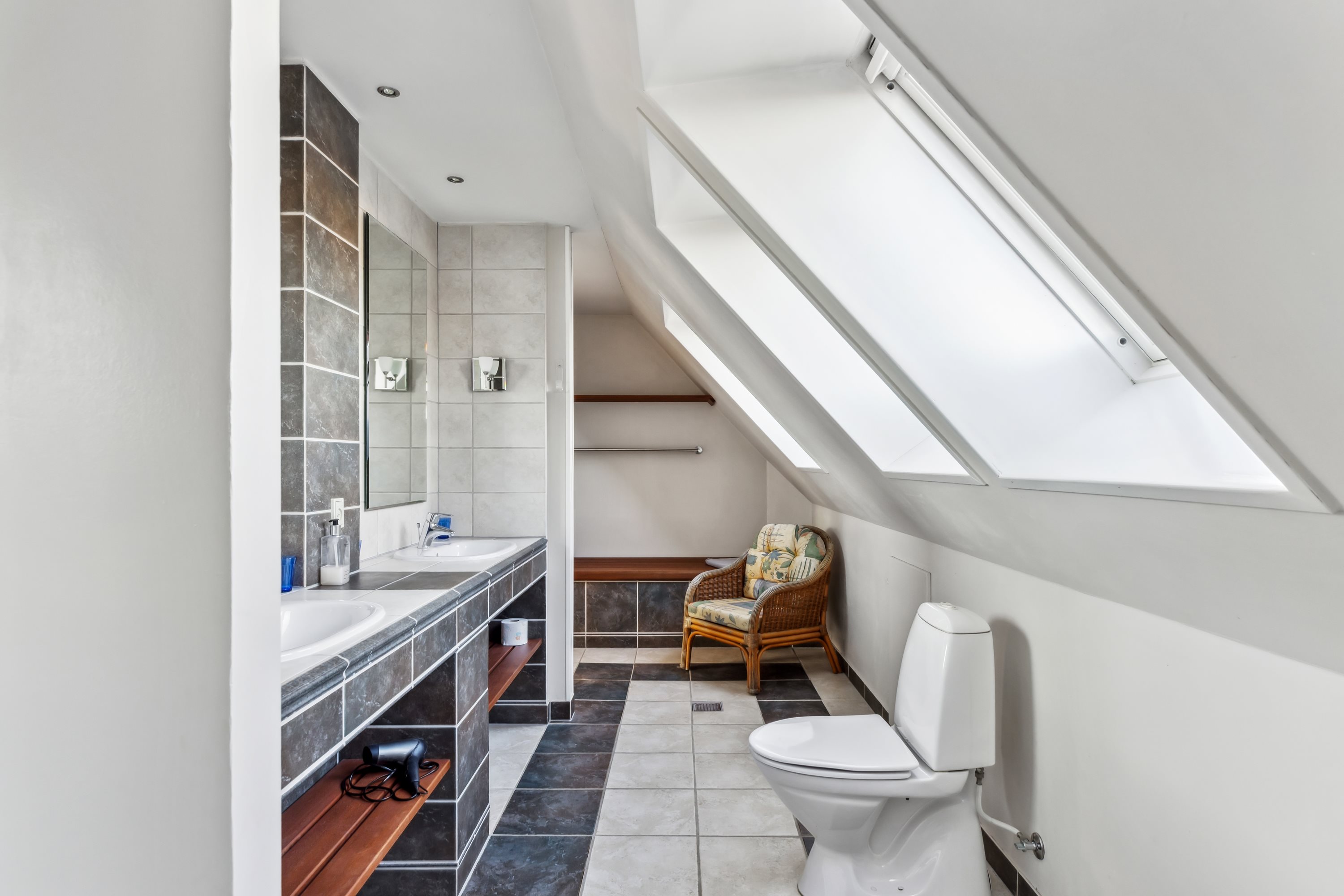 Fremhævet badeværelse billede i fuldskærmstilstand. Billede af Vesterbakke 18, 6310 Broager