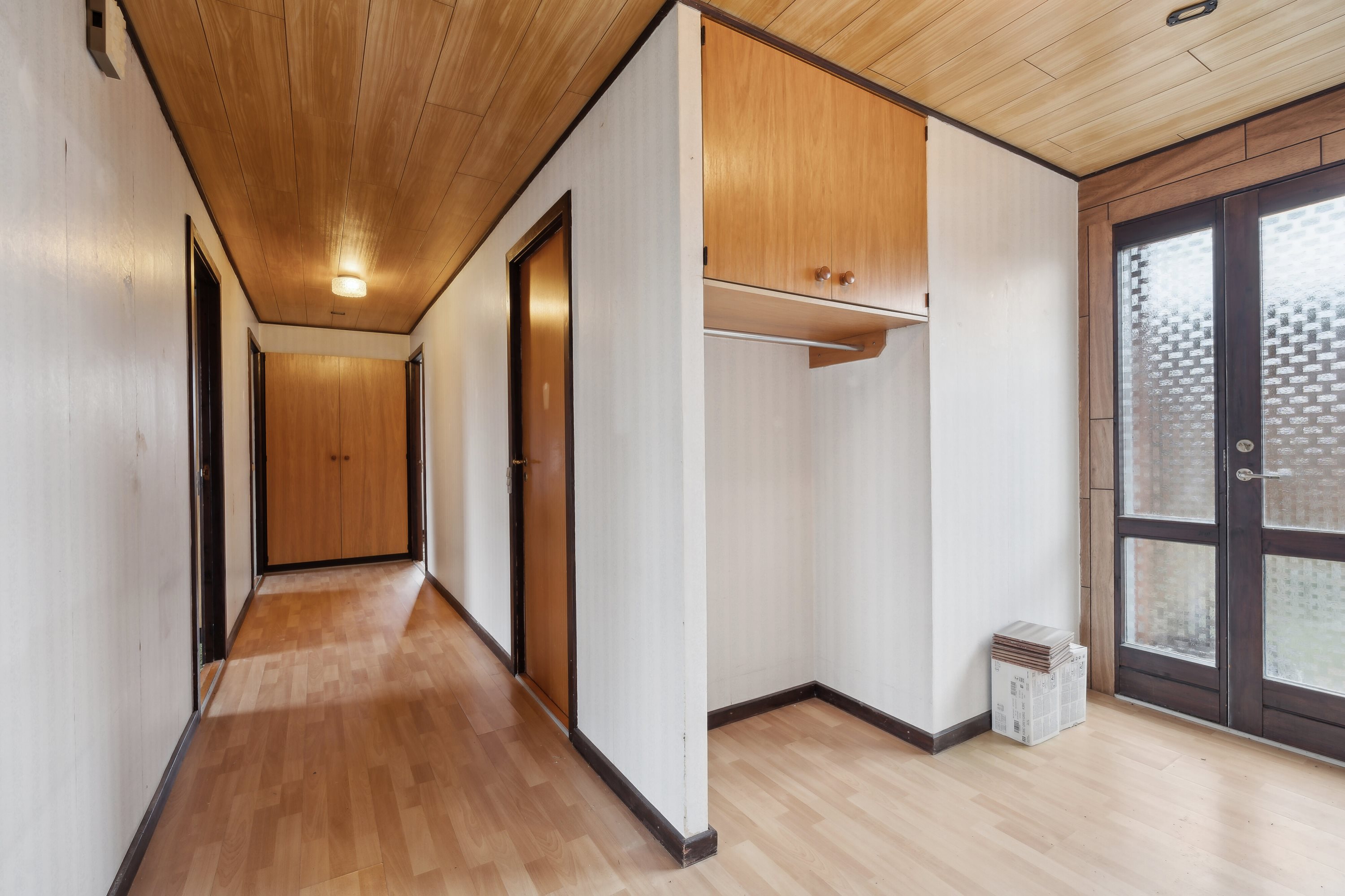 Fremhævet gang billede i fuldskærmstilstand. Billede af Præstemarken 13, 8653 Them