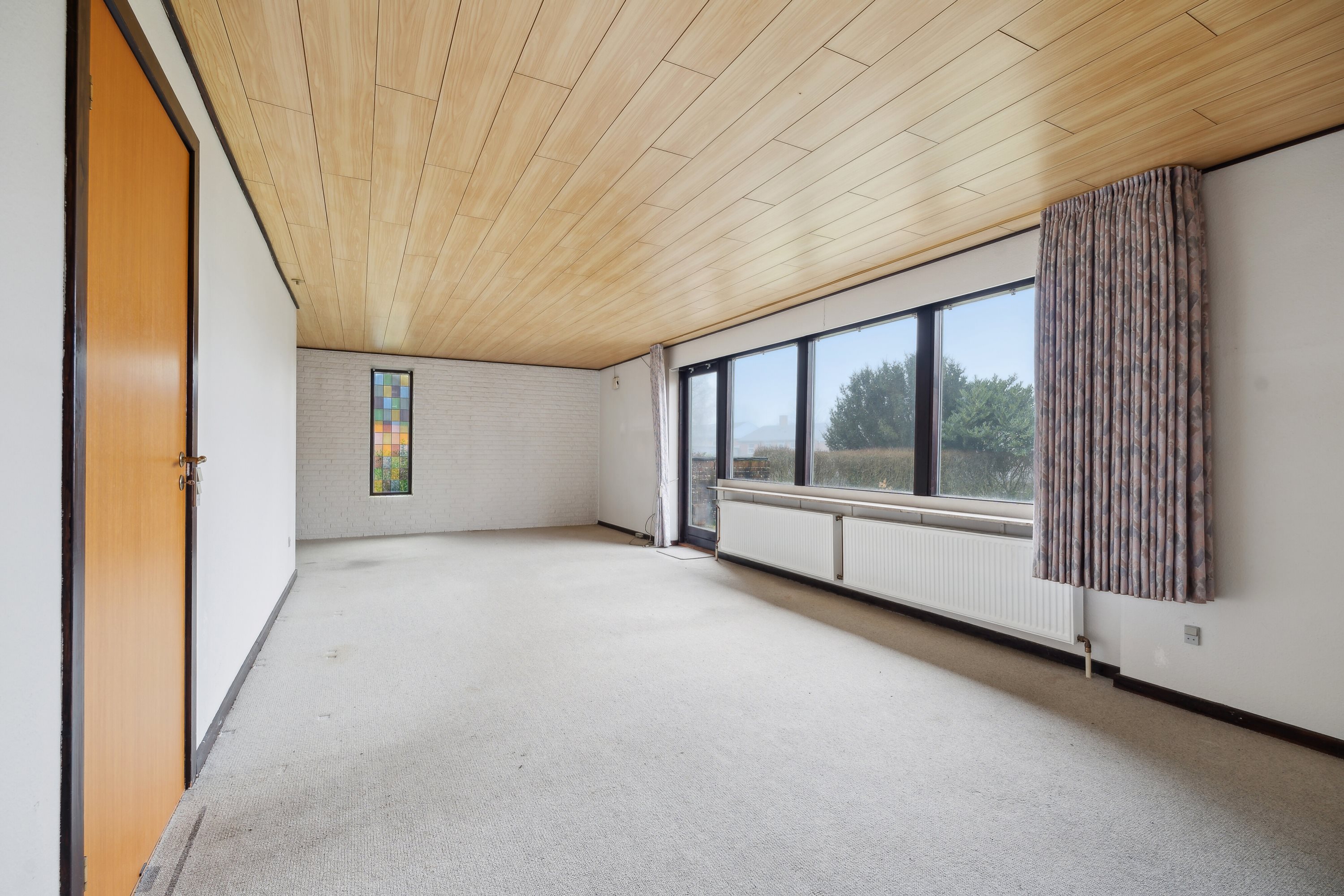 Fremhævet stue billede i fuldskærmstilstand. Billede af Præstemarken 13, 8653 Them