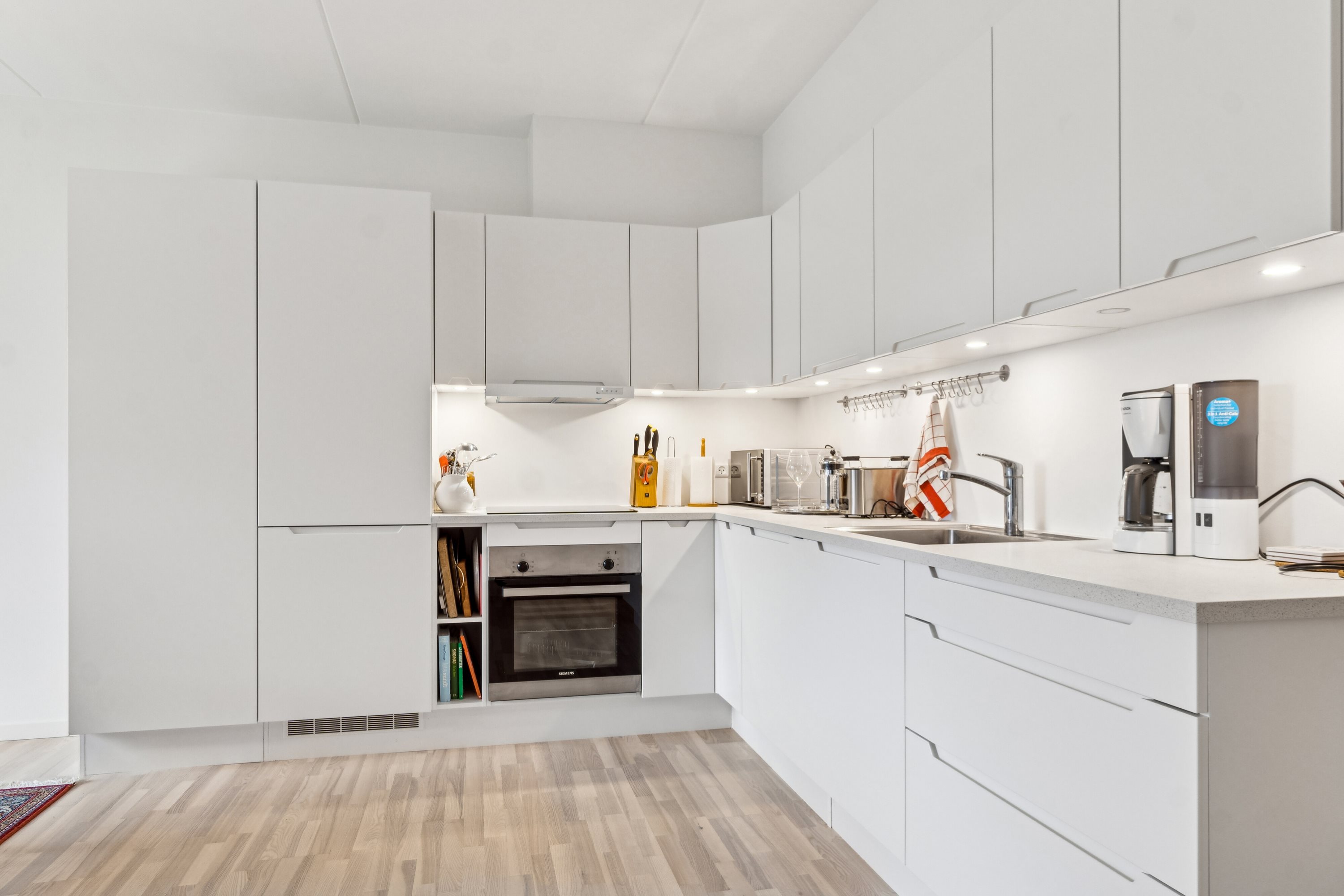 Fremhævet køkken billede i fuldskærmstilstand. Billede af Kirkebjerg Parkvej 10D, st.. th., 2605 Brøndby