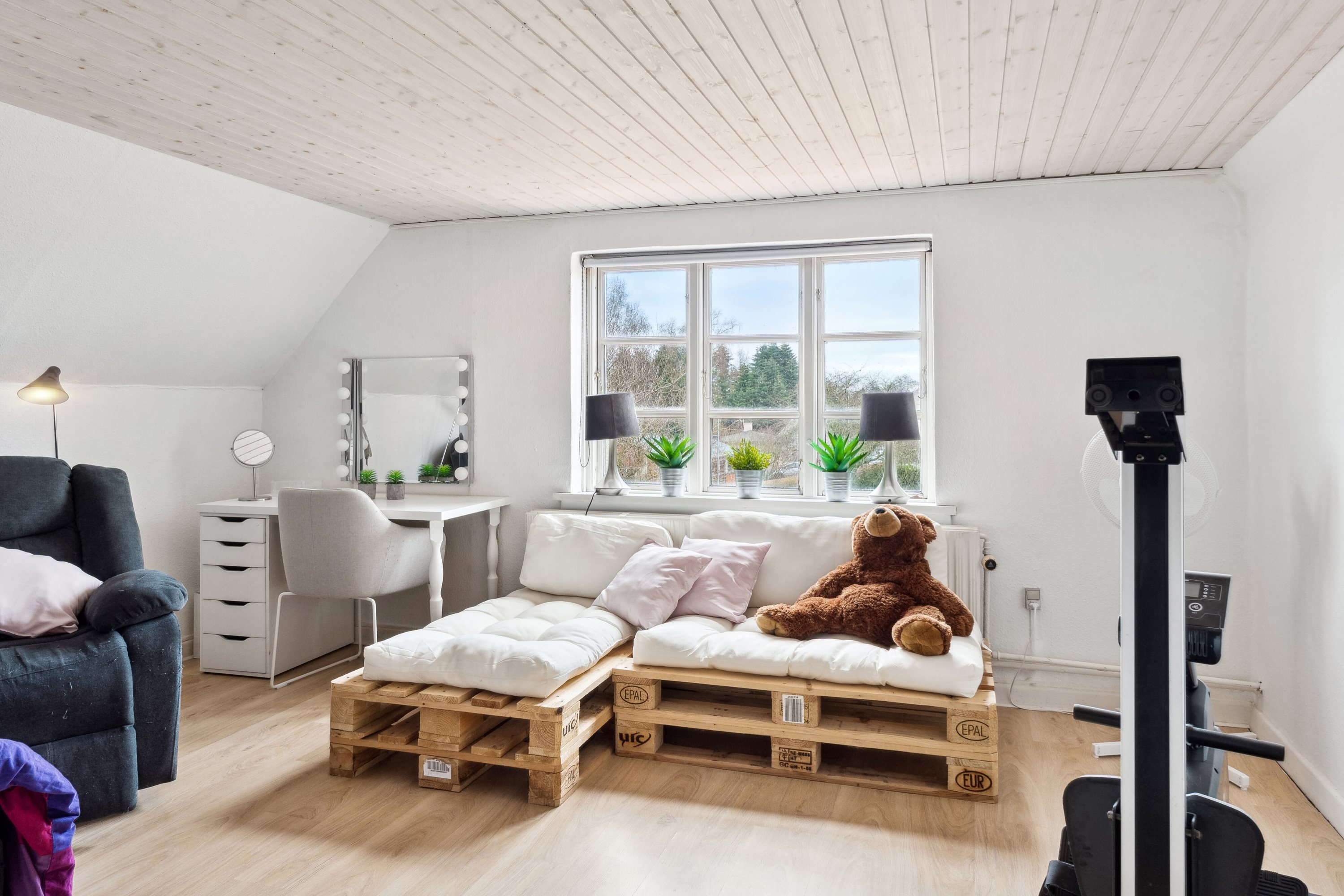 Fremhævet indendørs billede i fuldskærmstilstand. Billede af Viemose Gade 89, 4771 Kalvehave