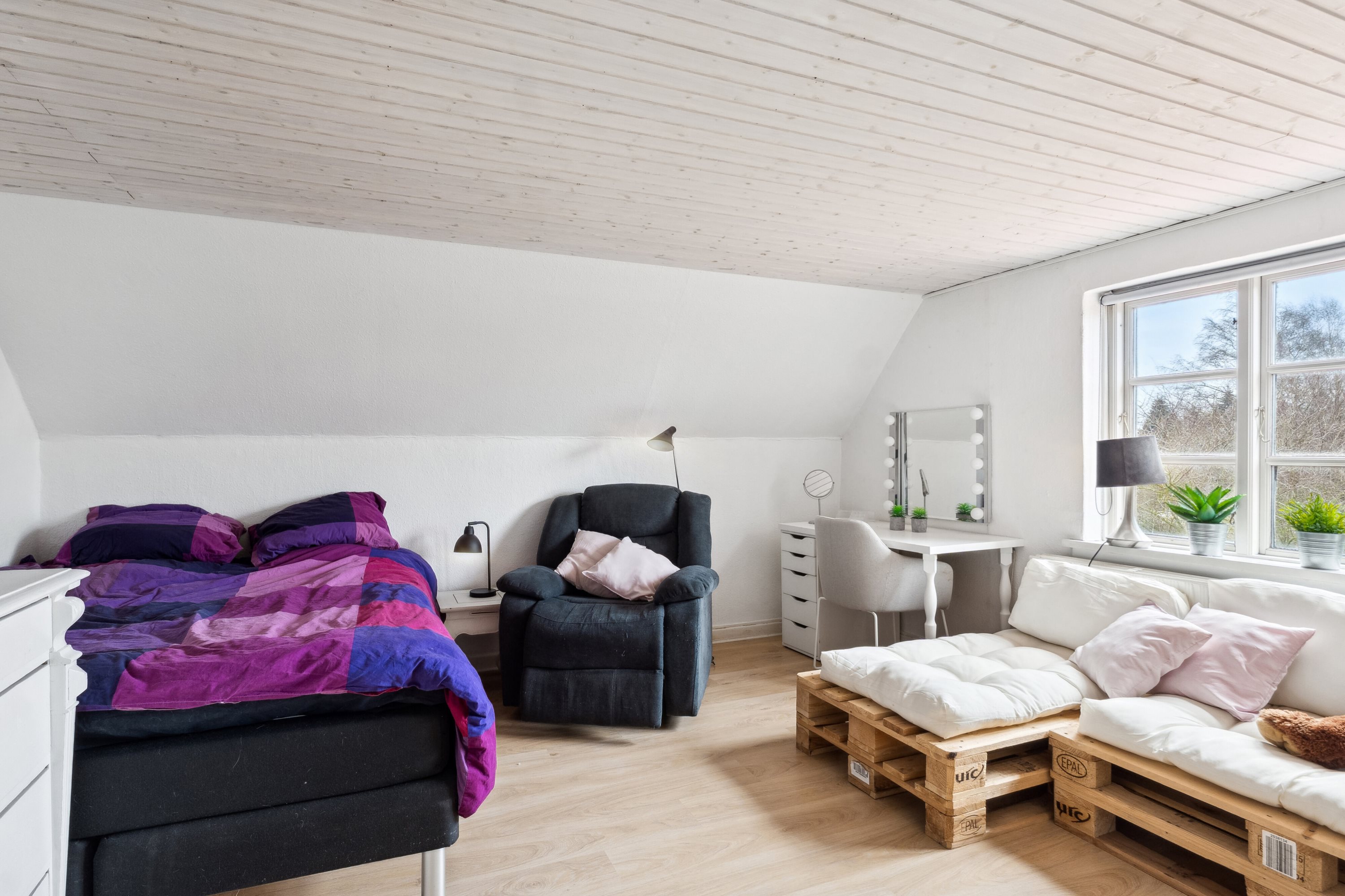 Fremhævet soveværelse billede i fuldskærmstilstand. Billede af Viemose Gade 89, 4771 Kalvehave