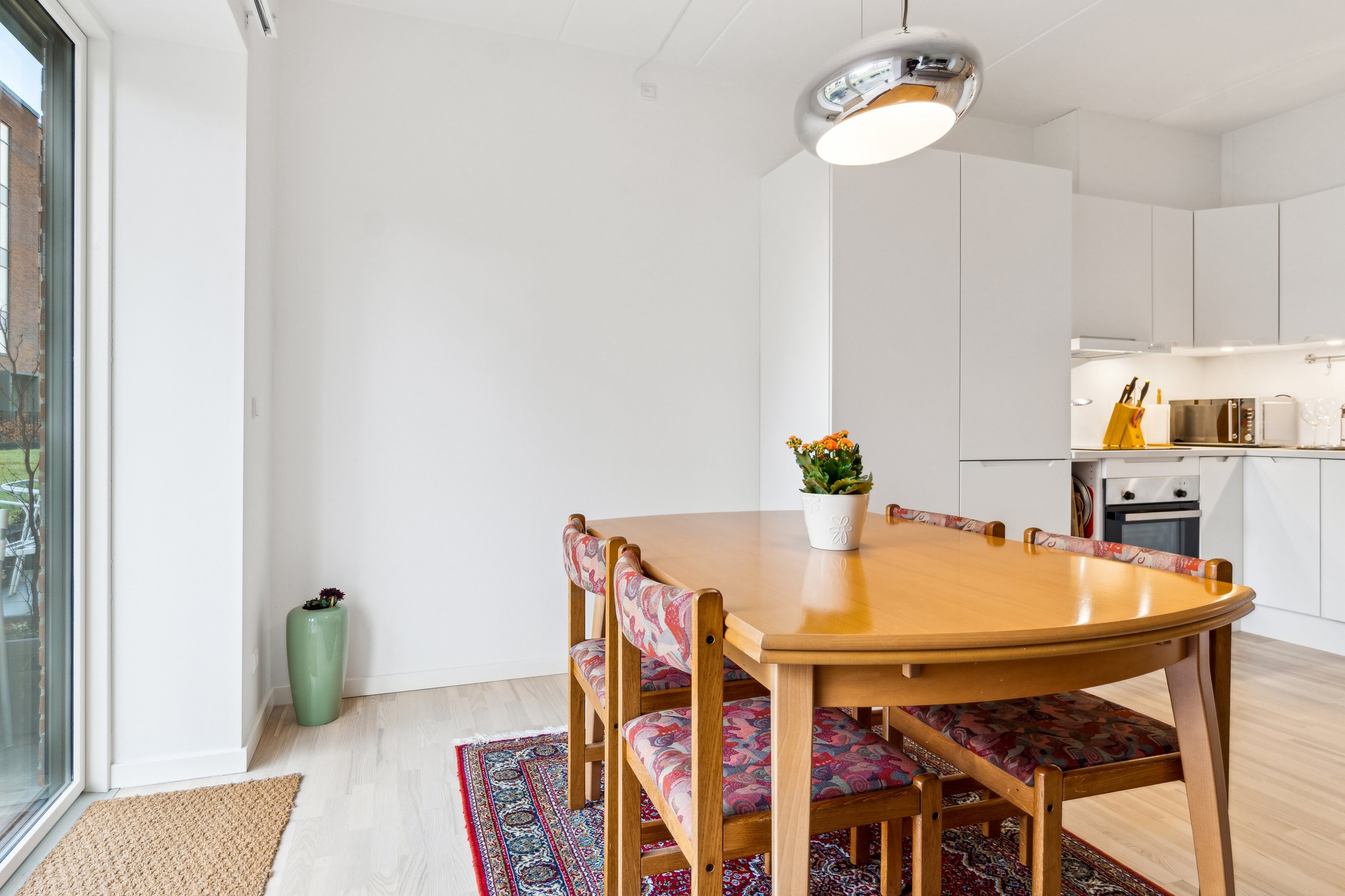 Fremhævet spisestue billede i fuldskærmstilstand. Billede af Kirkebjerg Parkvej 10D, st.. th., 2605 Brøndby