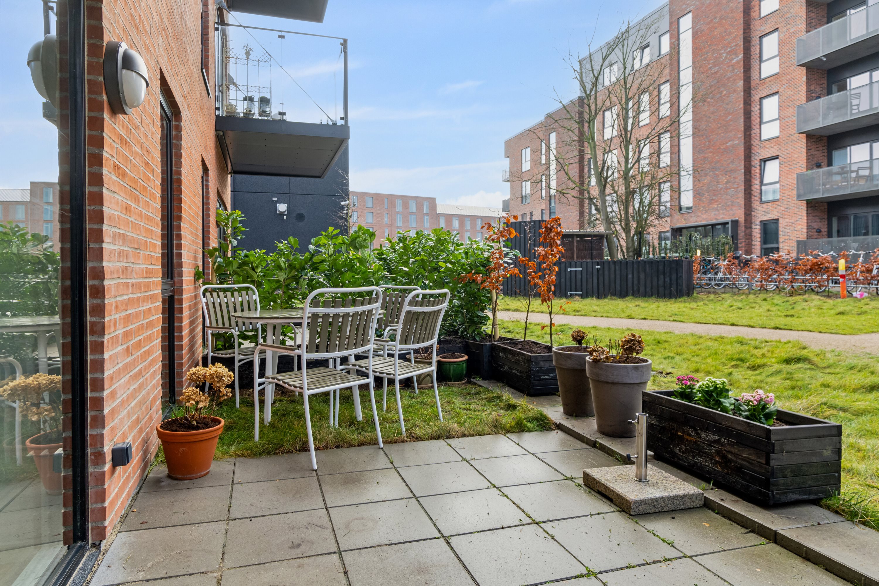 Fremhævet udendørs billede i fuldskærmstilstand. Billede af Kirkebjerg Parkvej 10D, st.. th., 2605 Brøndby