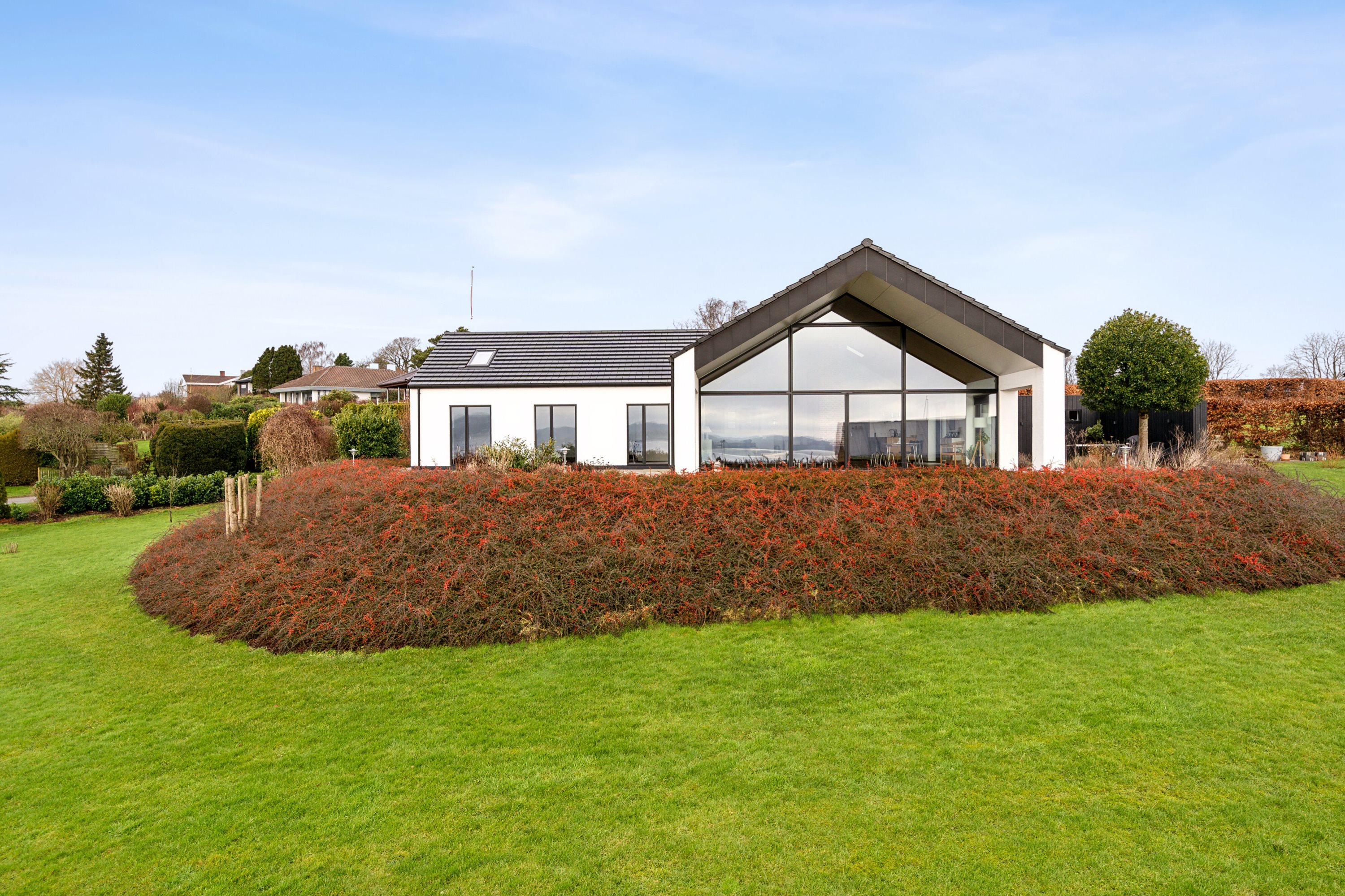 Fremhævet set fra haven billede i fuldskærmstilstand. Billede af Dyrhave 64, 6200 Aabenraa