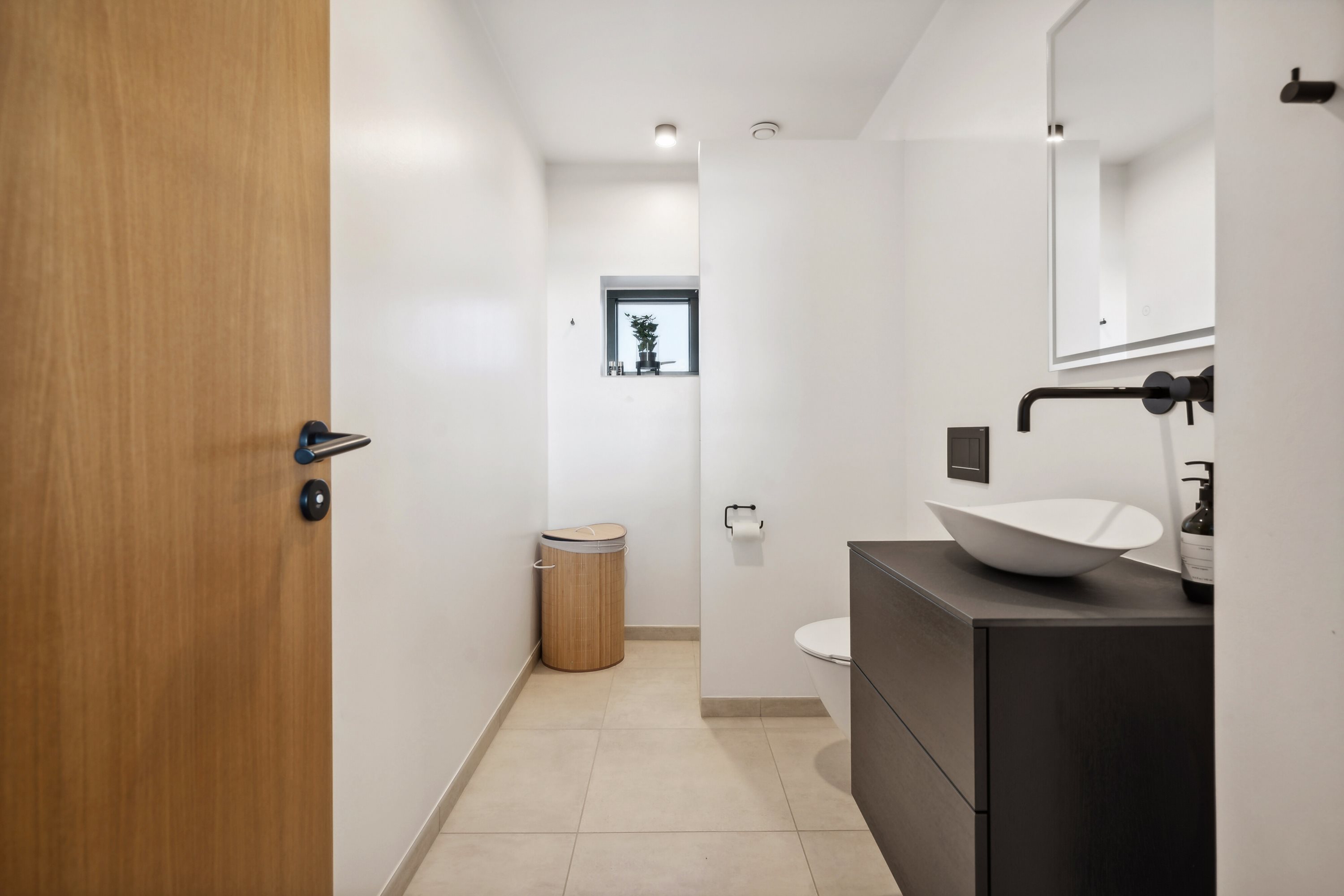 Fremhævet badeværelse billede i fuldskærmstilstand. Billede af Dyrhave 64, 6200 Aabenraa