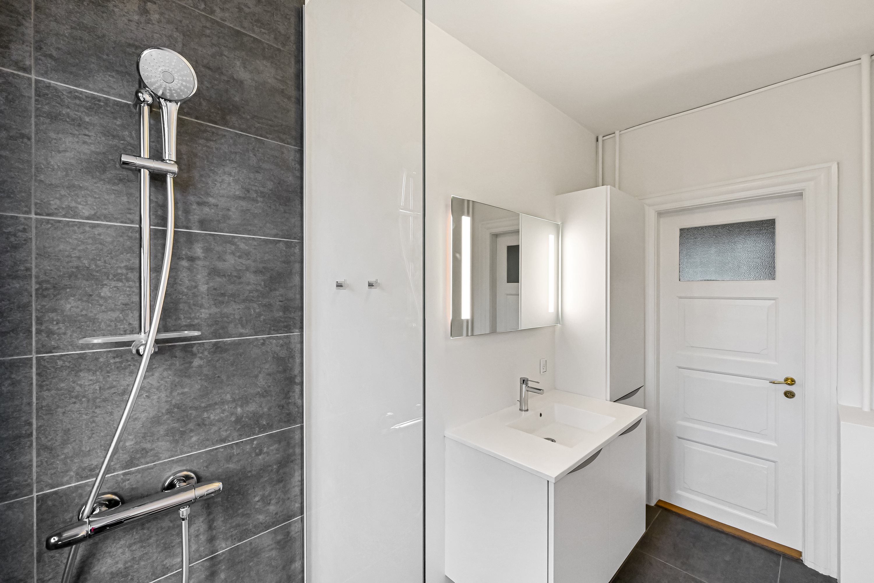 Fremhævet badeværelse billede i fuldskærmstilstand. Billede af Dalgasgade 17B, 1. th., 7400 Herning