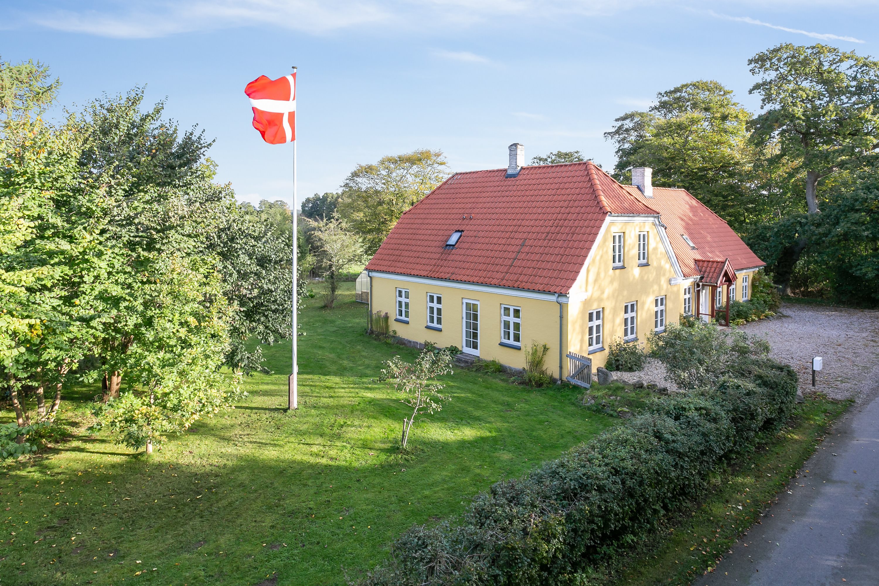 Miniaturebillede 2: set fra vejen. Billede af Faurshøjvej 54, Korinth, 5600 Faaborg