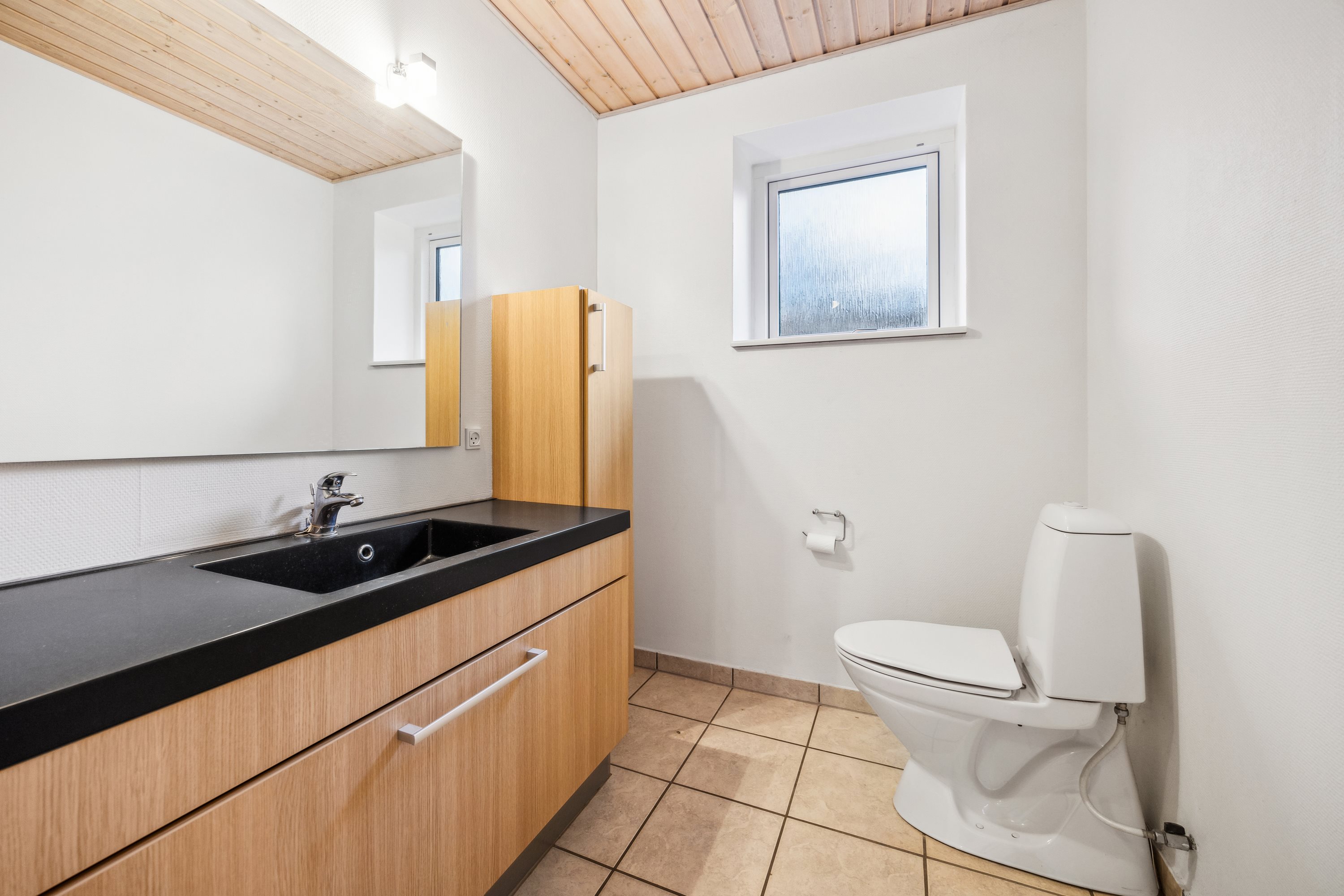 Fremhævet badeværelse billede i fuldskærmstilstand. Billede af Himmerlandsvej 2, Arentsminde, 9460 Brovst