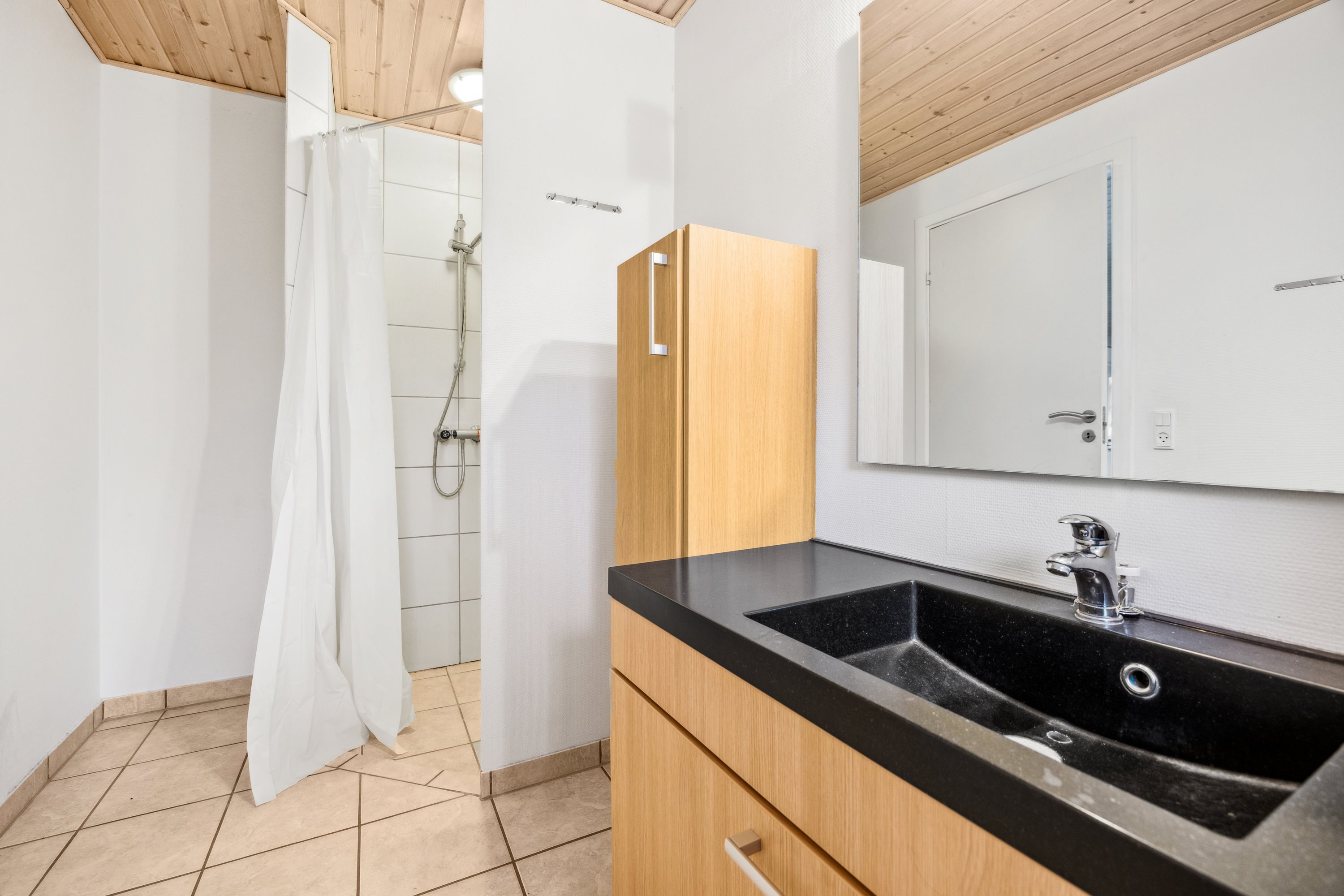 Fremhævet badeværelse billede i fuldskærmstilstand. Billede af Himmerlandsvej 2, Arentsminde, 9460 Brovst