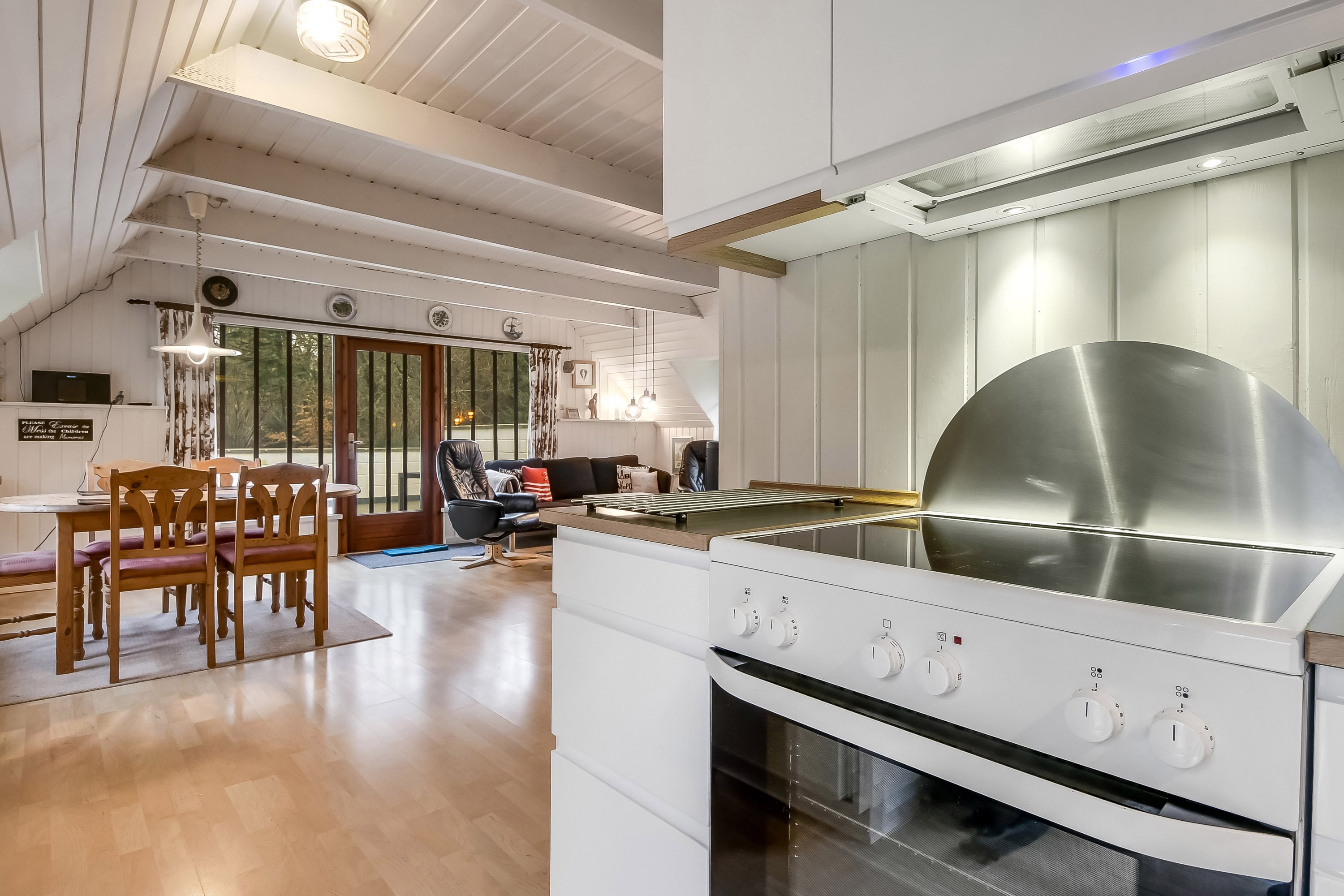 Fremhævet køkken billede i fuldskærmstilstand. Billede af Grævlingevej 10, Husby, 6990 Ulfborg