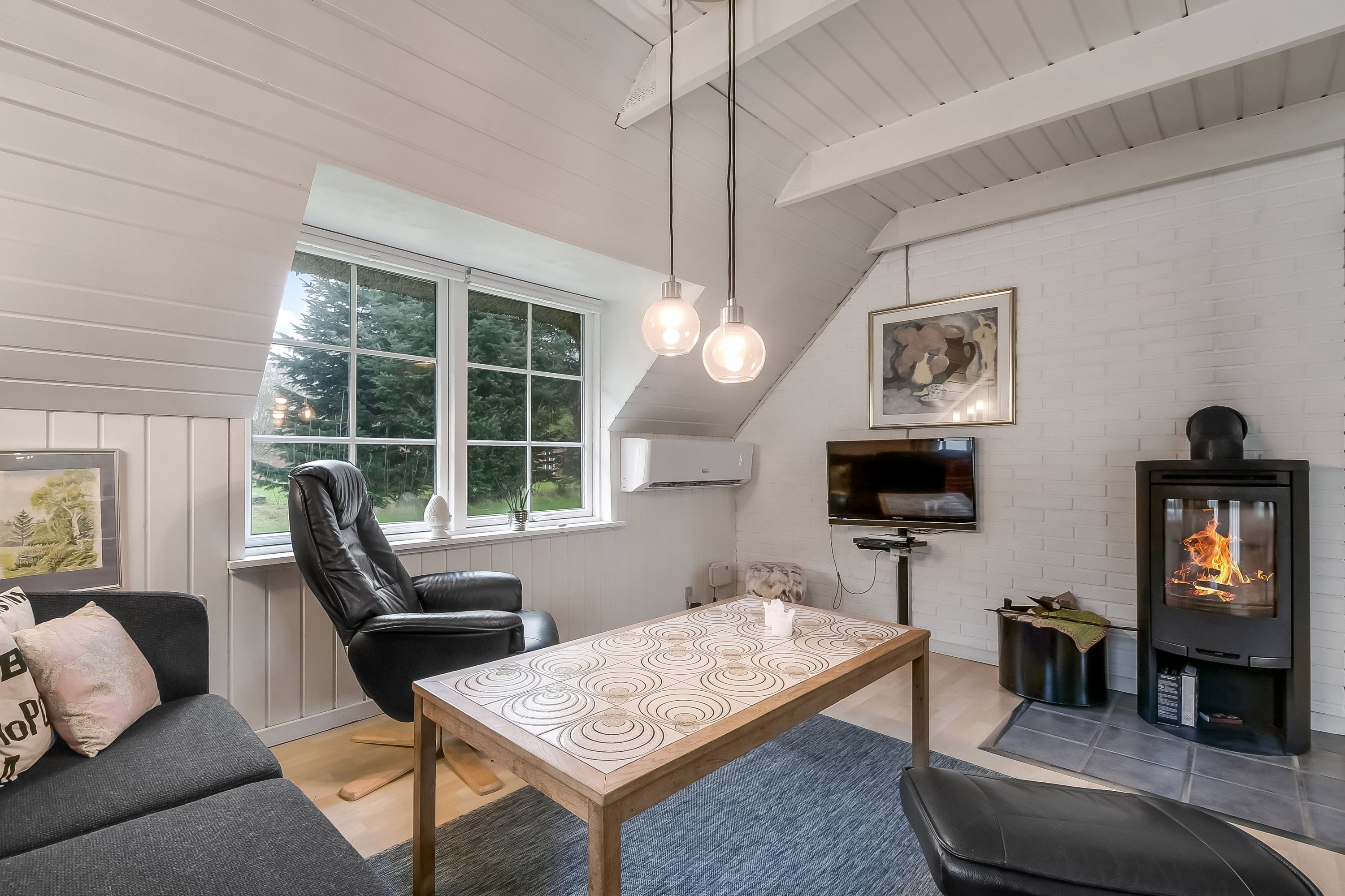 Fremhævet stue billede i fuldskærmstilstand. Billede af Grævlingevej 10, Husby, 6990 Ulfborg