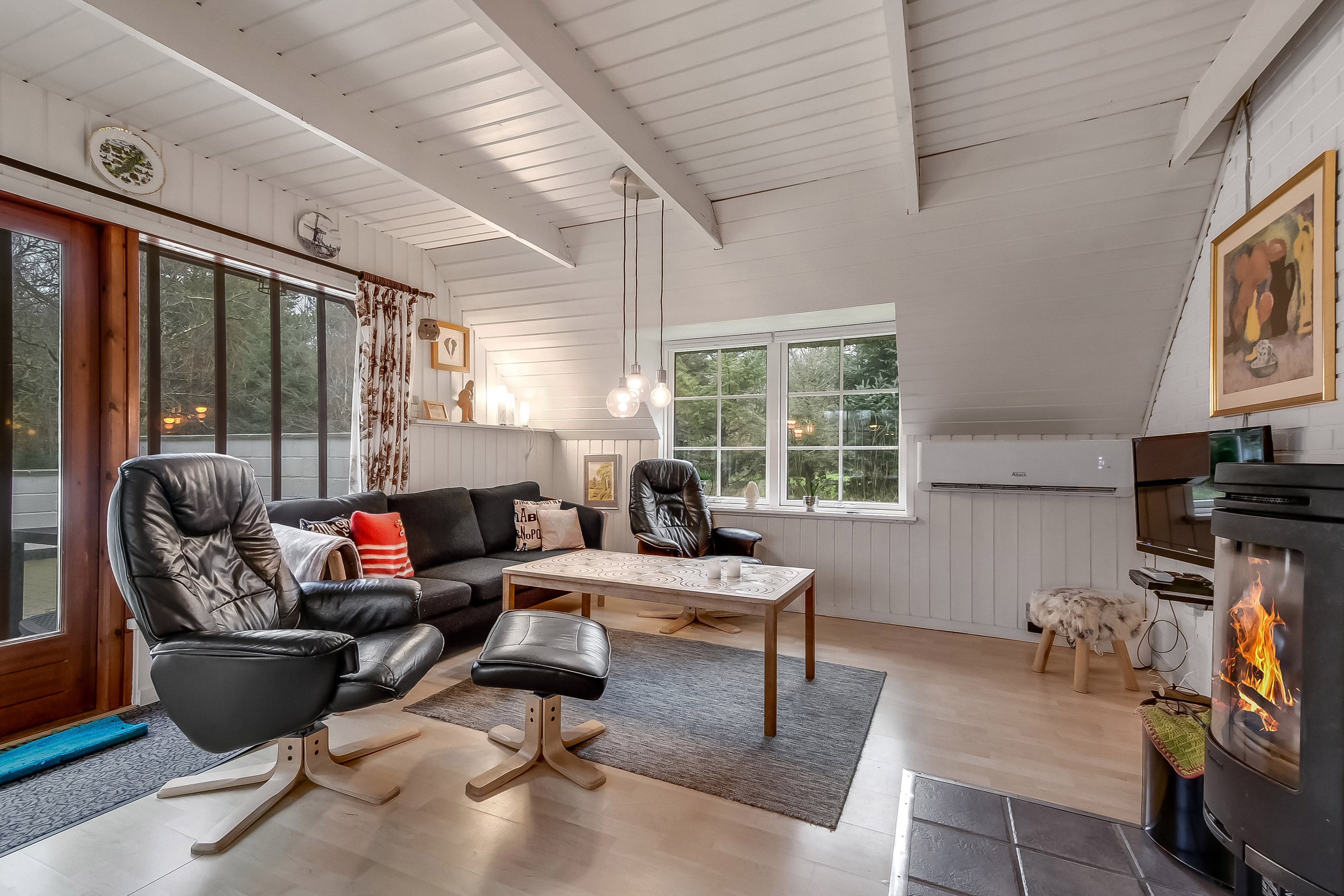 Fremhævet stue billede i fuldskærmstilstand. Billede af Grævlingevej 10, Husby, 6990 Ulfborg