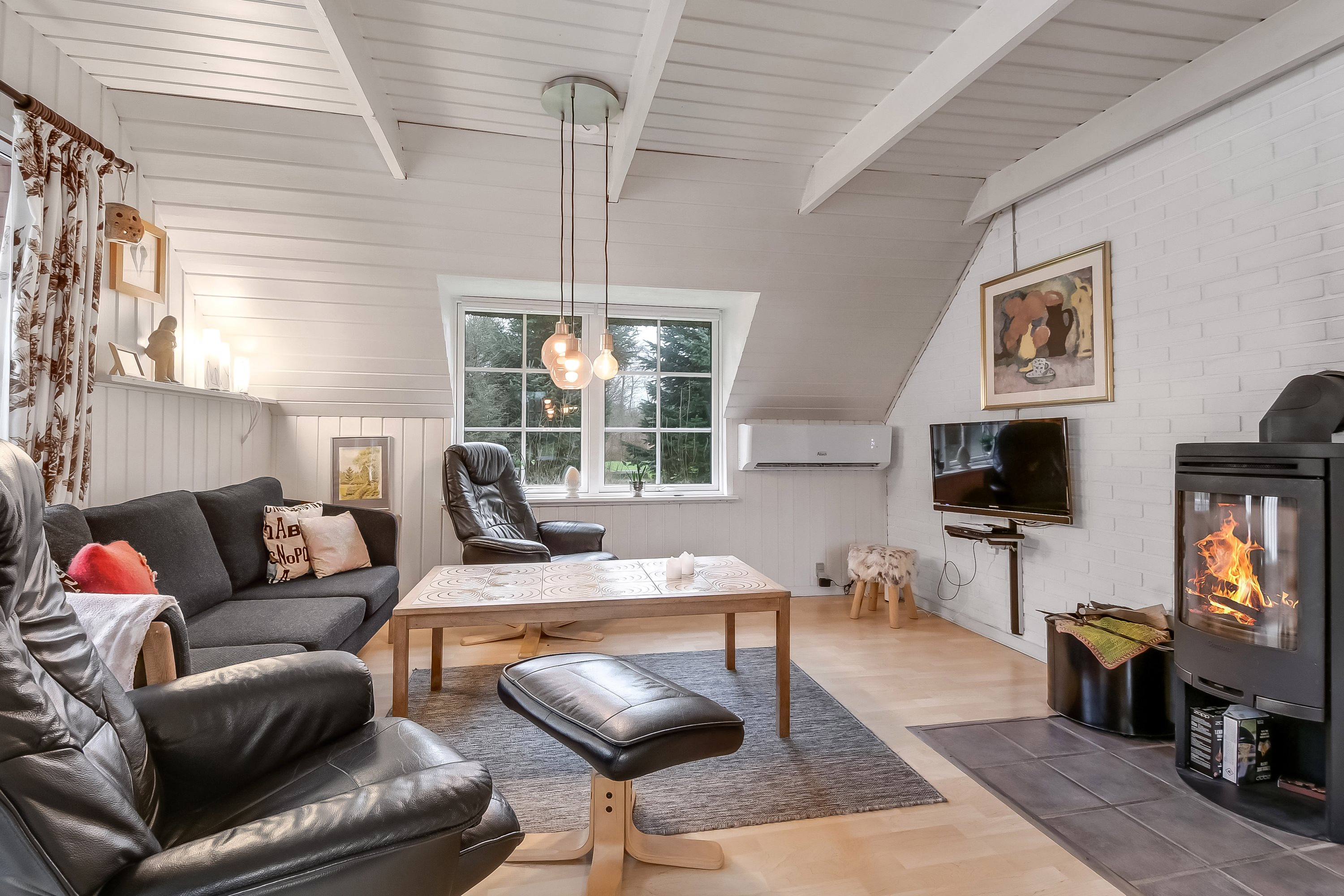 Fremhævet stue billede i fuldskærmstilstand. Billede af Grævlingevej 10, Husby, 6990 Ulfborg