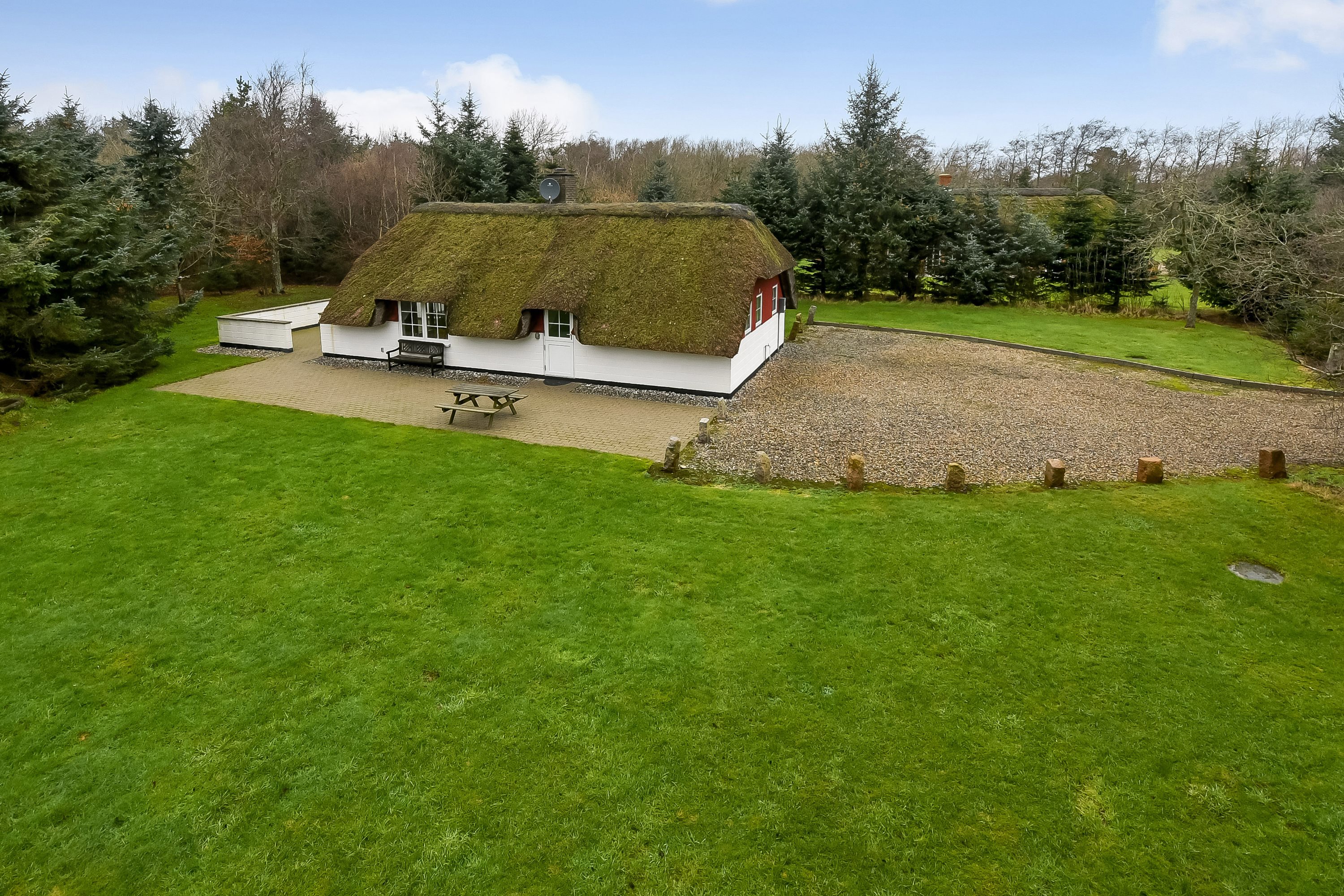 Fremhævet køkken billede i fuldskærmstilstand. Billede af Grævlingevej 10, Husby, 6990 Ulfborg