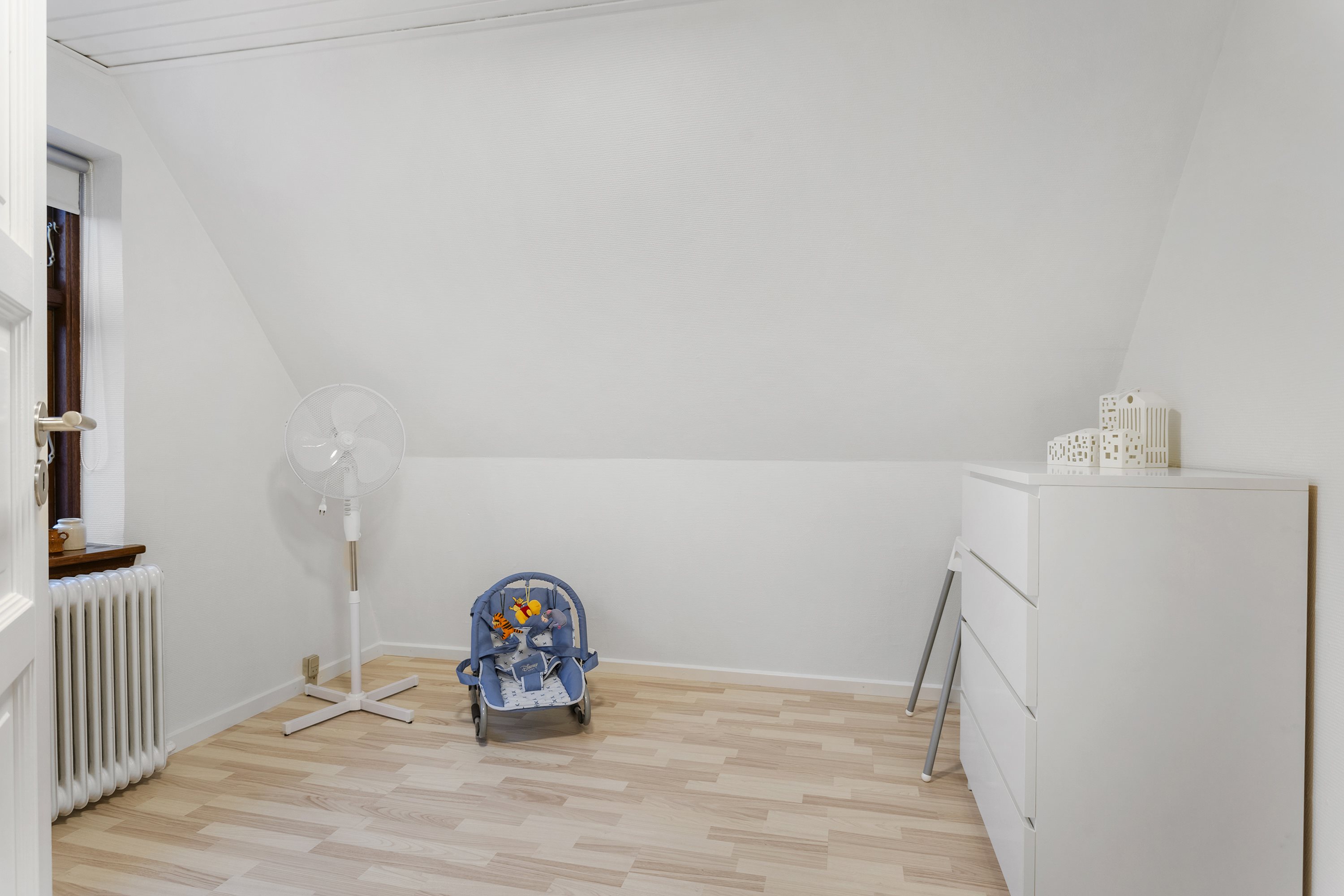 Fremhævet værelse billede i fuldskærmstilstand. Billede af Elmevej 52, 9900 Frederikshavn