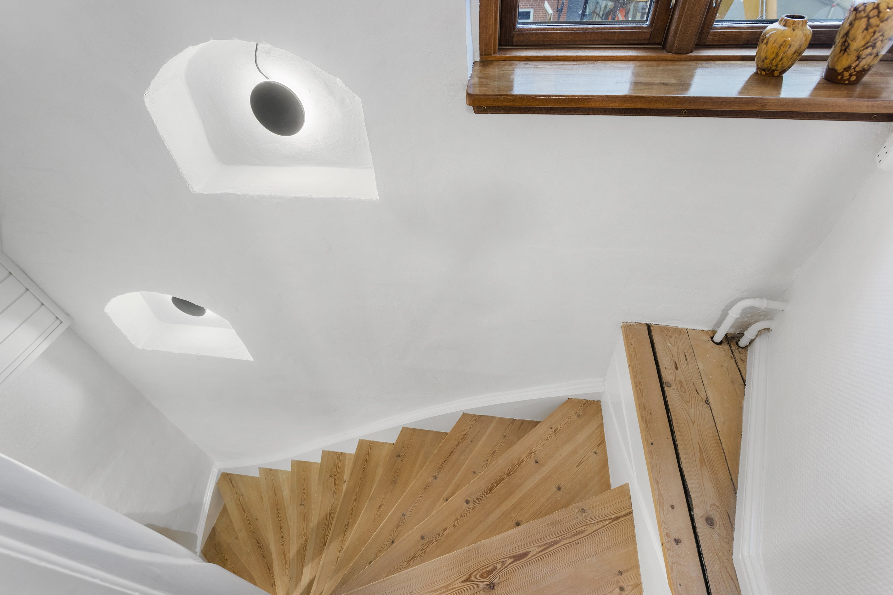 Fremhævet trappe billede i fuldskærmstilstand. Billede af Elmevej 52, 9900 Frederikshavn