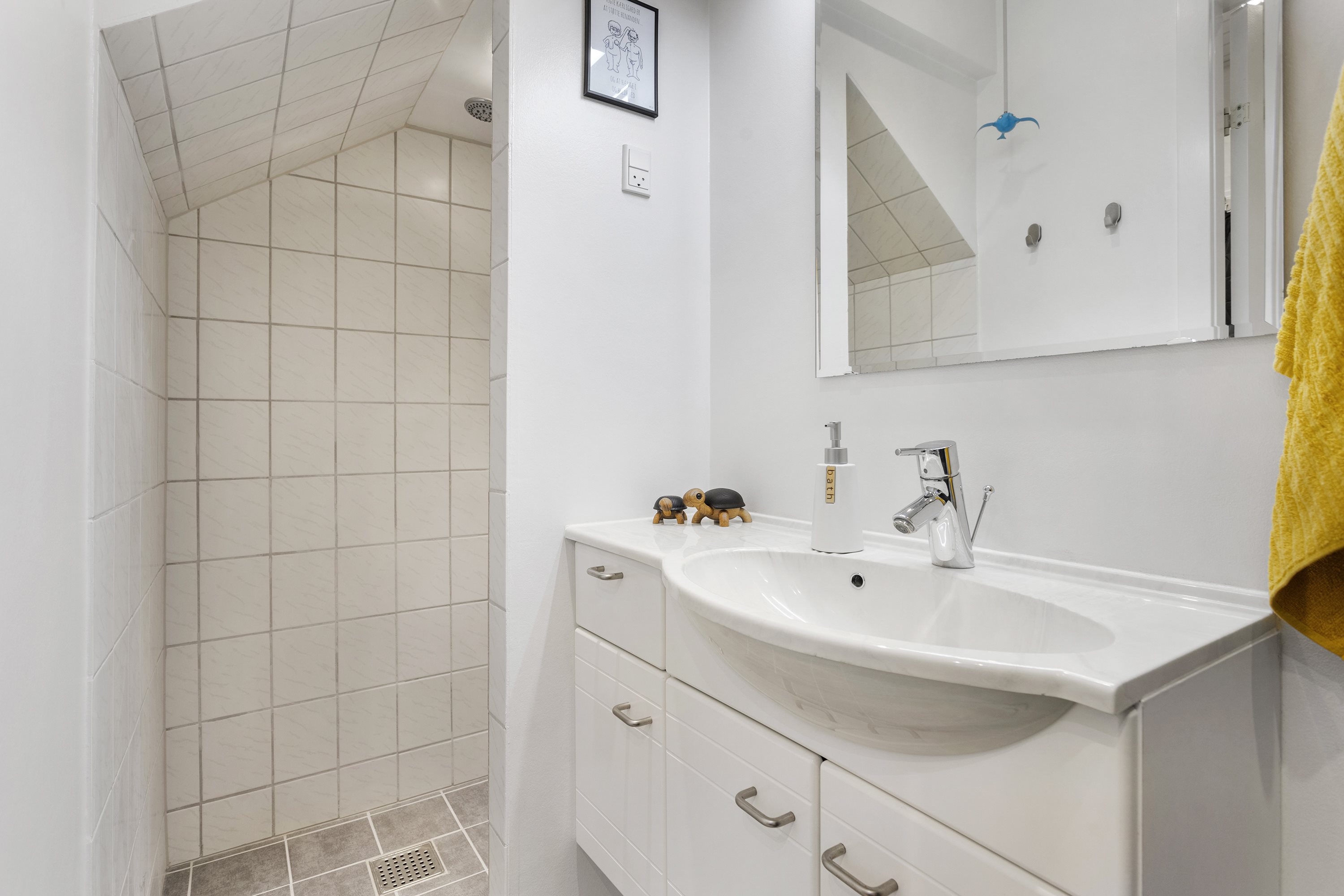 Fremhævet badeværelse billede i fuldskærmstilstand. Billede af Elmevej 52, 9900 Frederikshavn