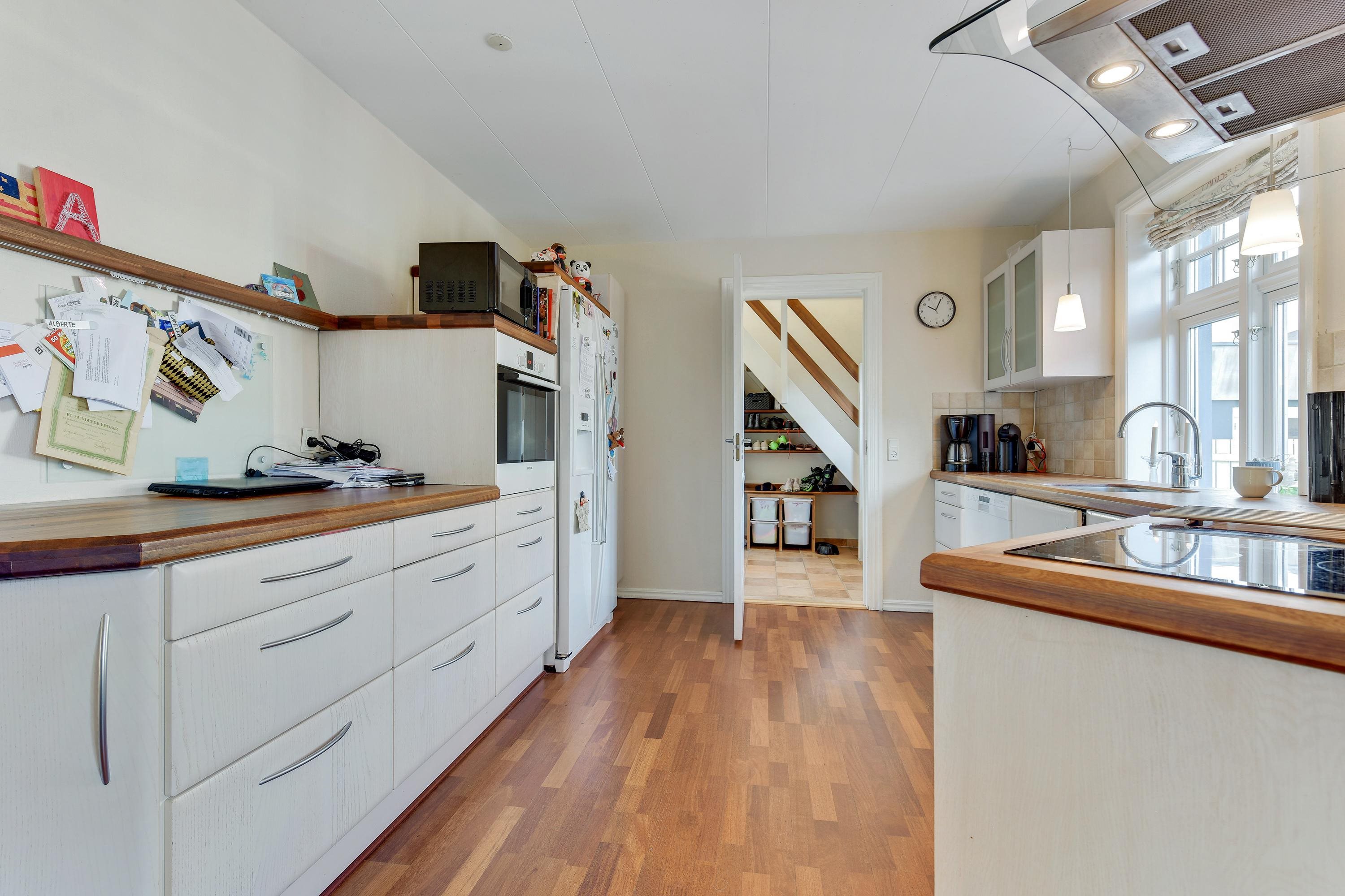 Fremhævet køkken billede i fuldskærmstilstand. Billede af Mosbjergvej 441, Mosbjerg, 9870 Sindal