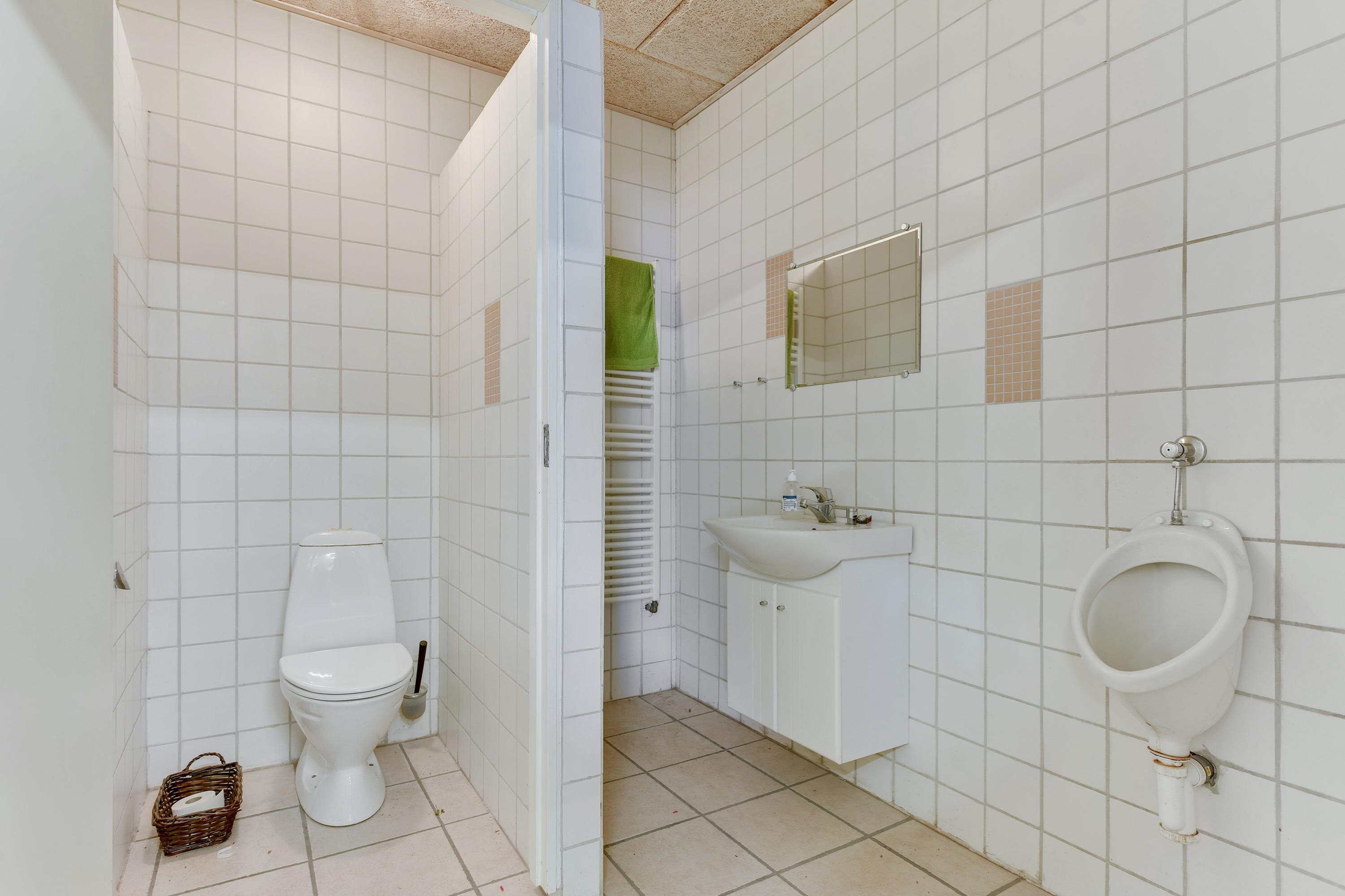 Fremhævet badeværelse billede i fuldskærmstilstand. Billede af Mosbjergvej 441, Mosbjerg, 9870 Sindal