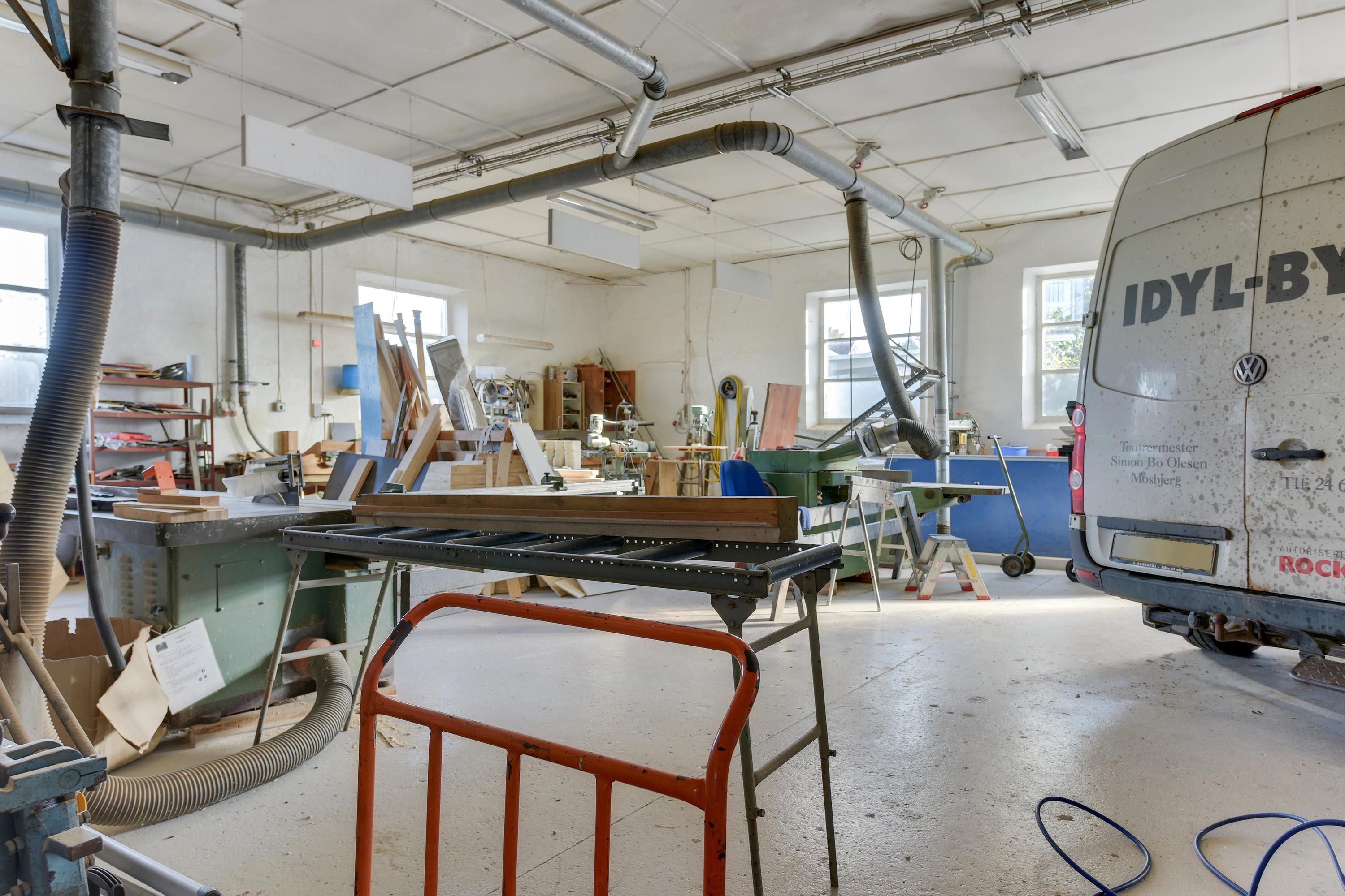 Fremhævet garage billede i fuldskærmstilstand. Billede af Mosbjergvej 441, Mosbjerg, 9870 Sindal