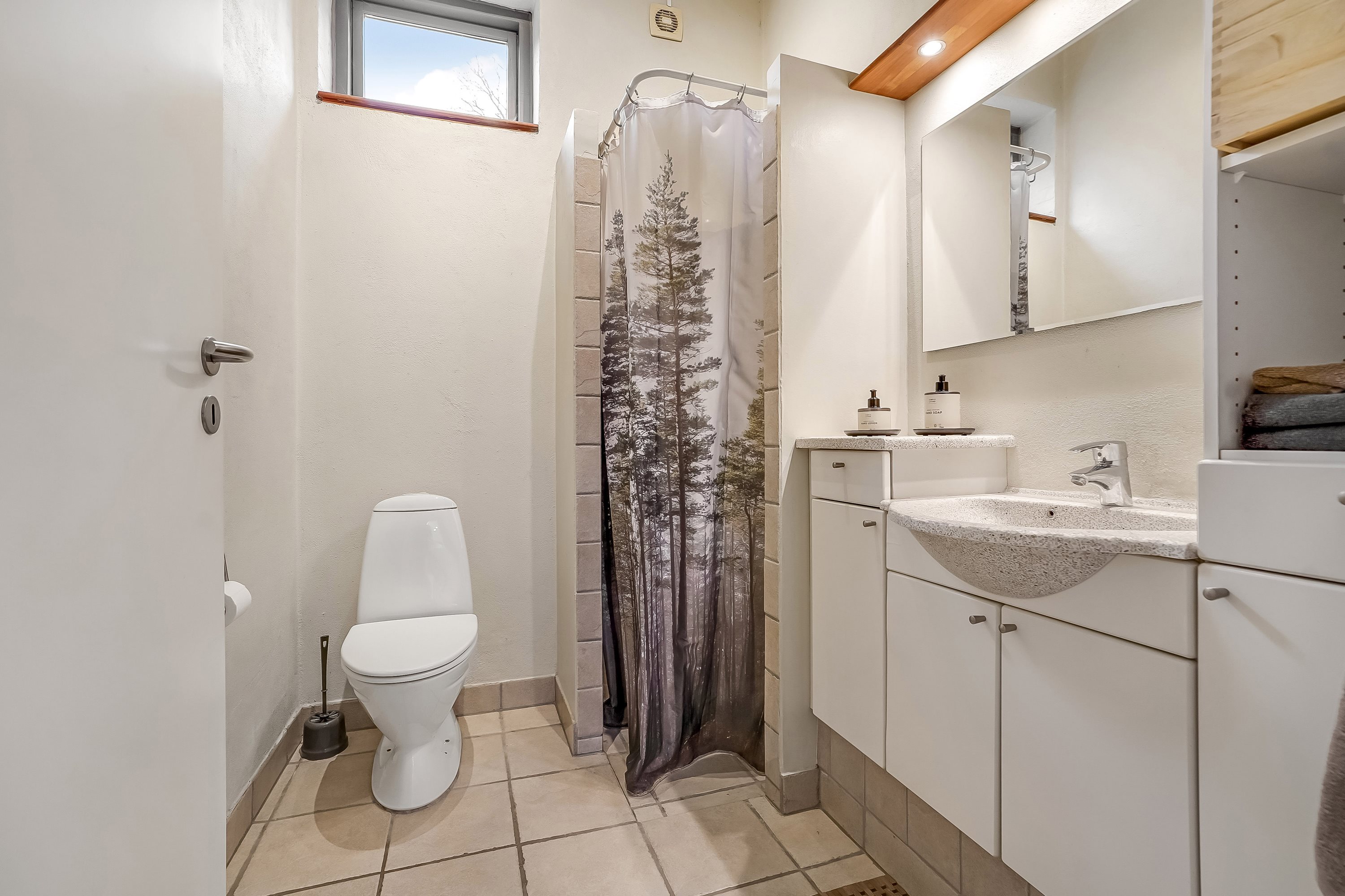 Fremhævet badeværelse billede i fuldskærmstilstand. Billede af Skovbrynet 19, 5620 Glamsbjerg