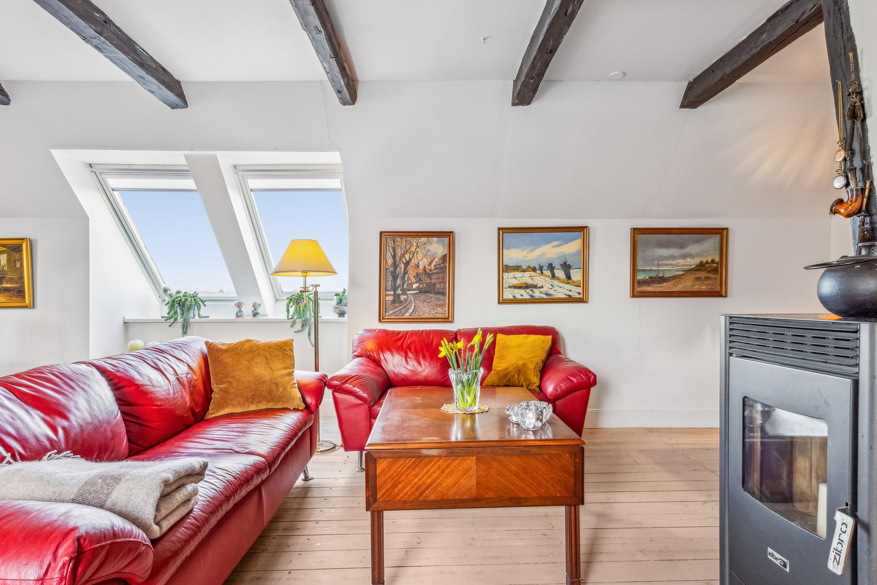 Fremhævet stue billede i fuldskærmstilstand. Billede af Strøby Bygade 93, 4671 Strøby