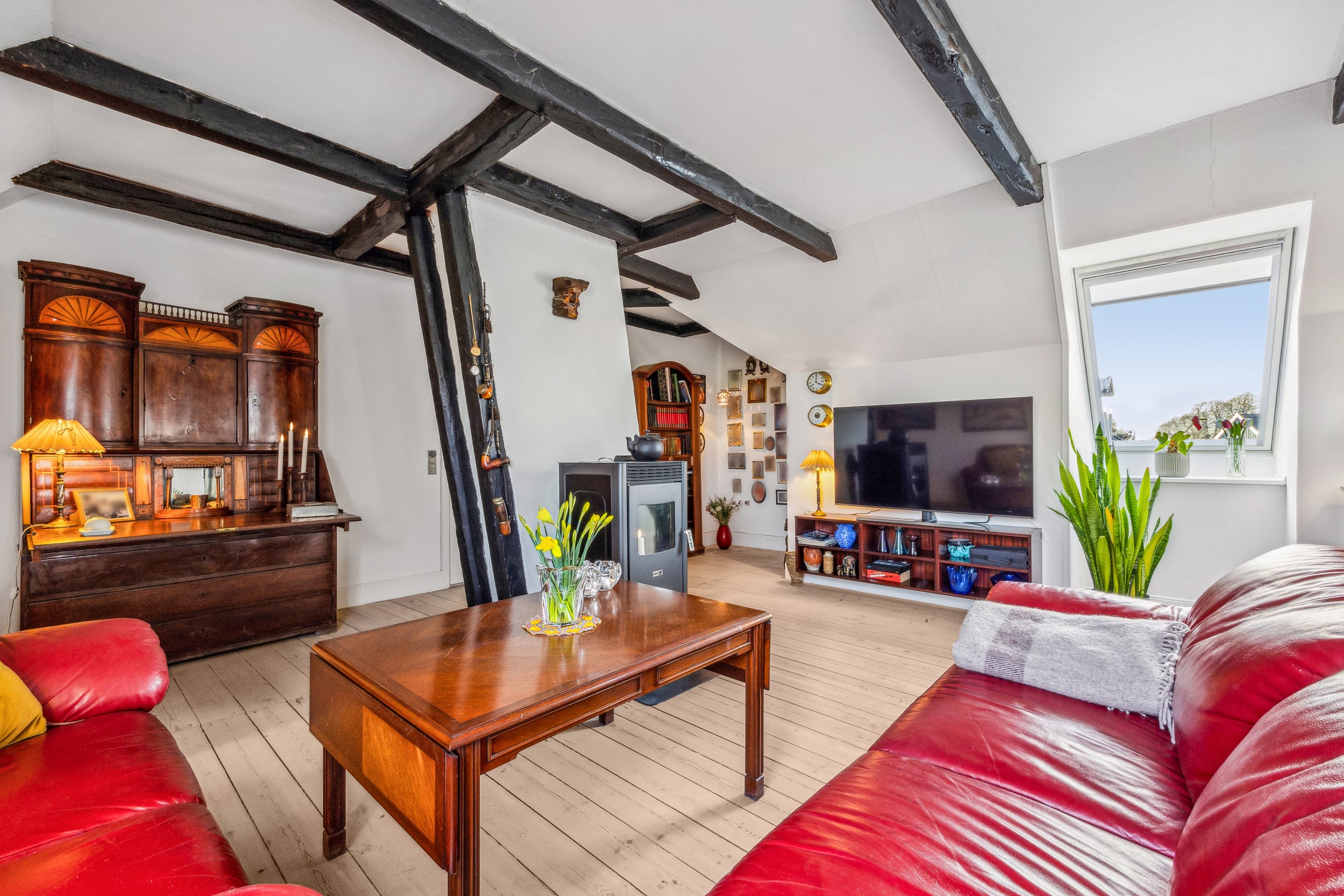 Fremhævet stue billede i fuldskærmstilstand. Billede af Strøby Bygade 93, 4671 Strøby