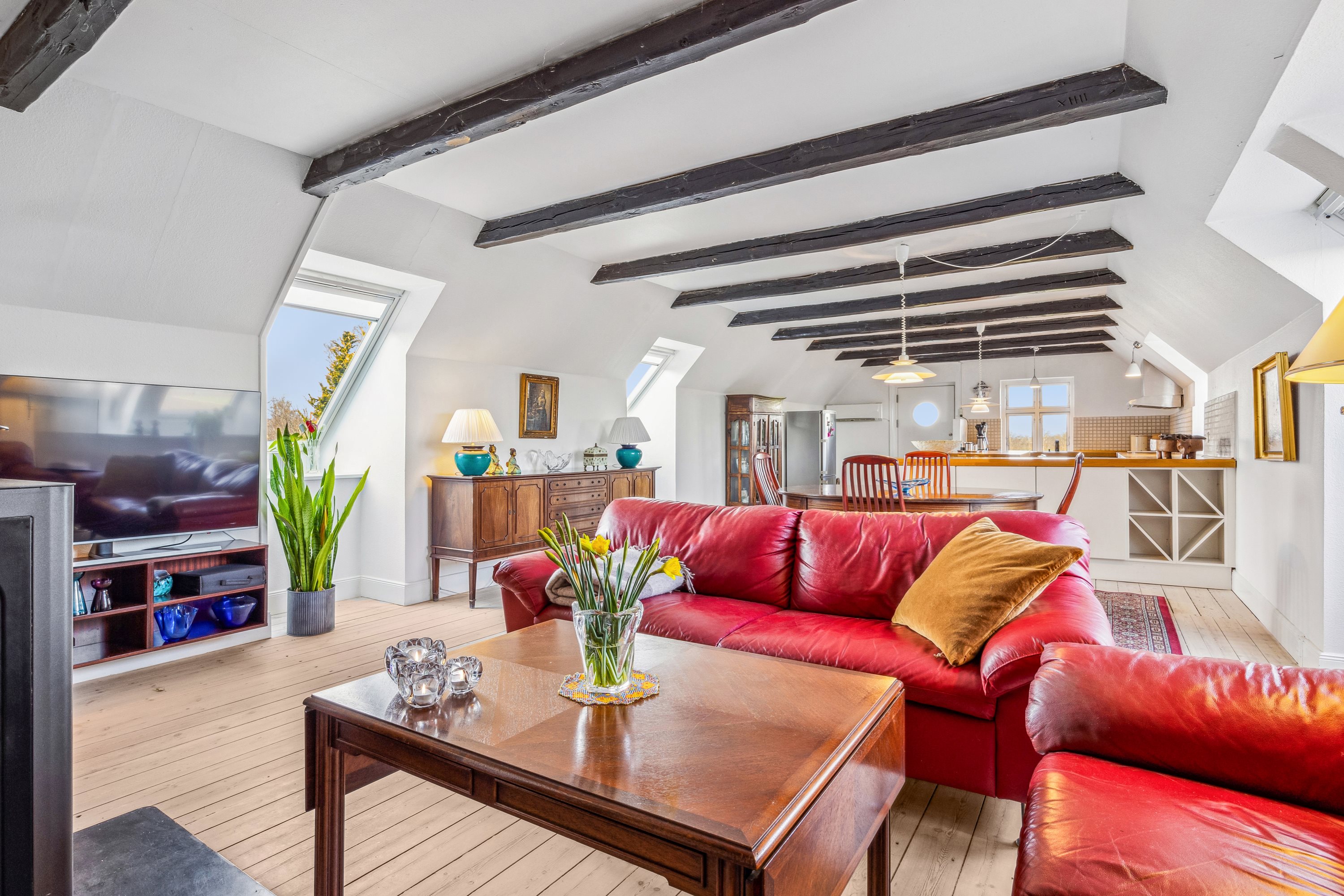 Fremhævet stue billede i fuldskærmstilstand. Billede af Strøby Bygade 93, 4671 Strøby