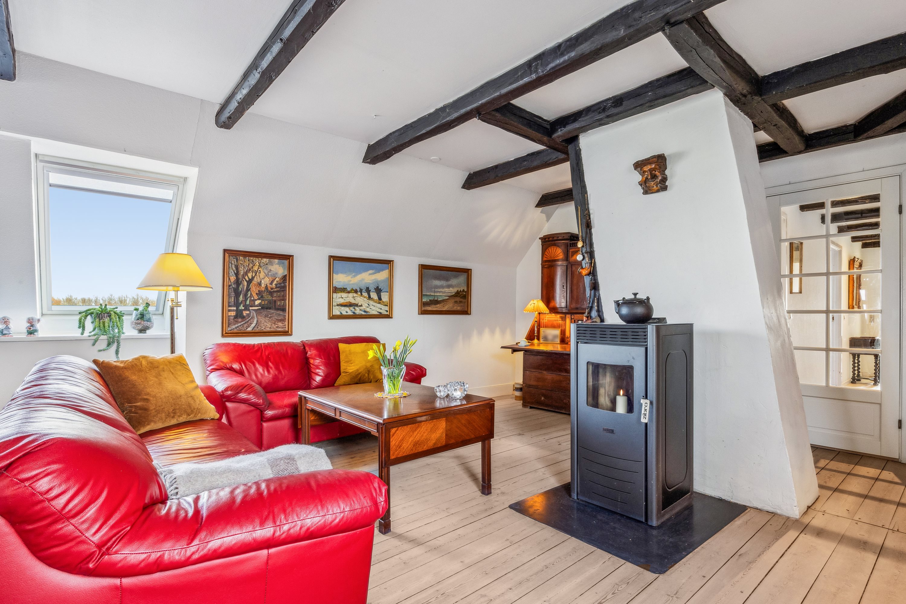 Fremhævet stue billede i fuldskærmstilstand. Billede af Strøby Bygade 93, 4671 Strøby