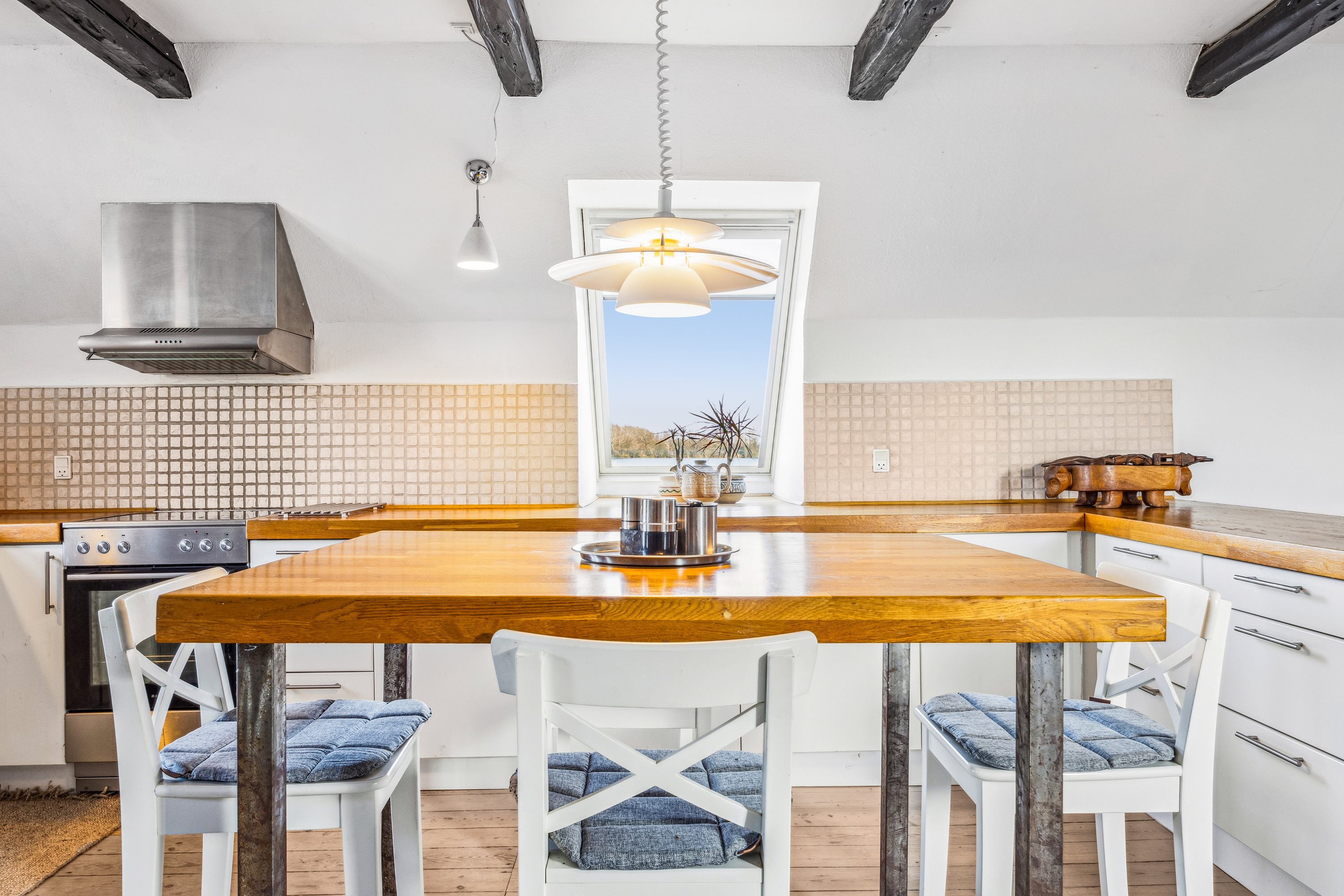 Fremhævet køkken billede i fuldskærmstilstand. Billede af Strøby Bygade 93, 4671 Strøby