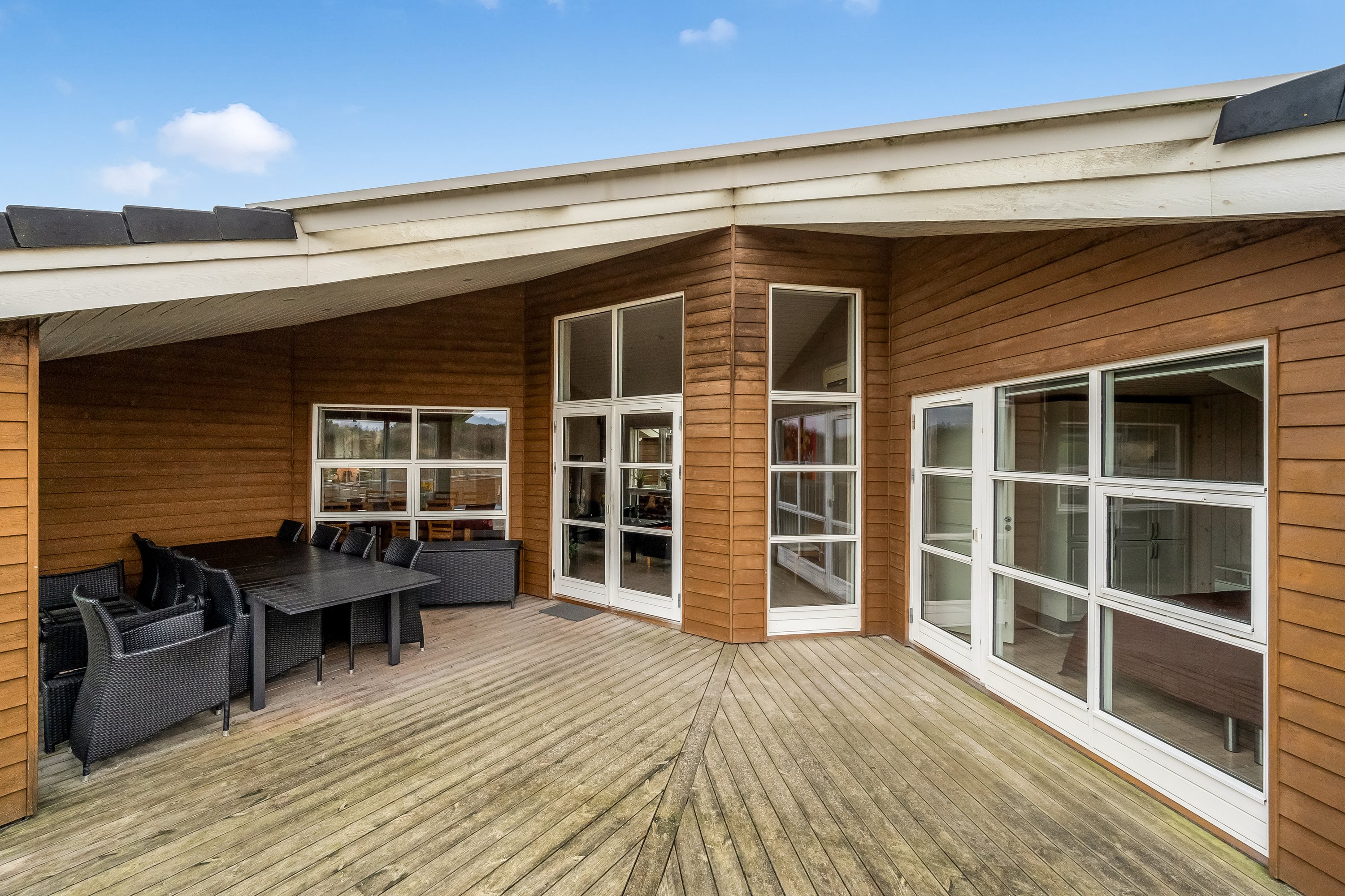 Fremhævet terrasse billede i fuldskærmstilstand. Billede af Fyrrenålevej 14, Henne Strand, 6854 Henne