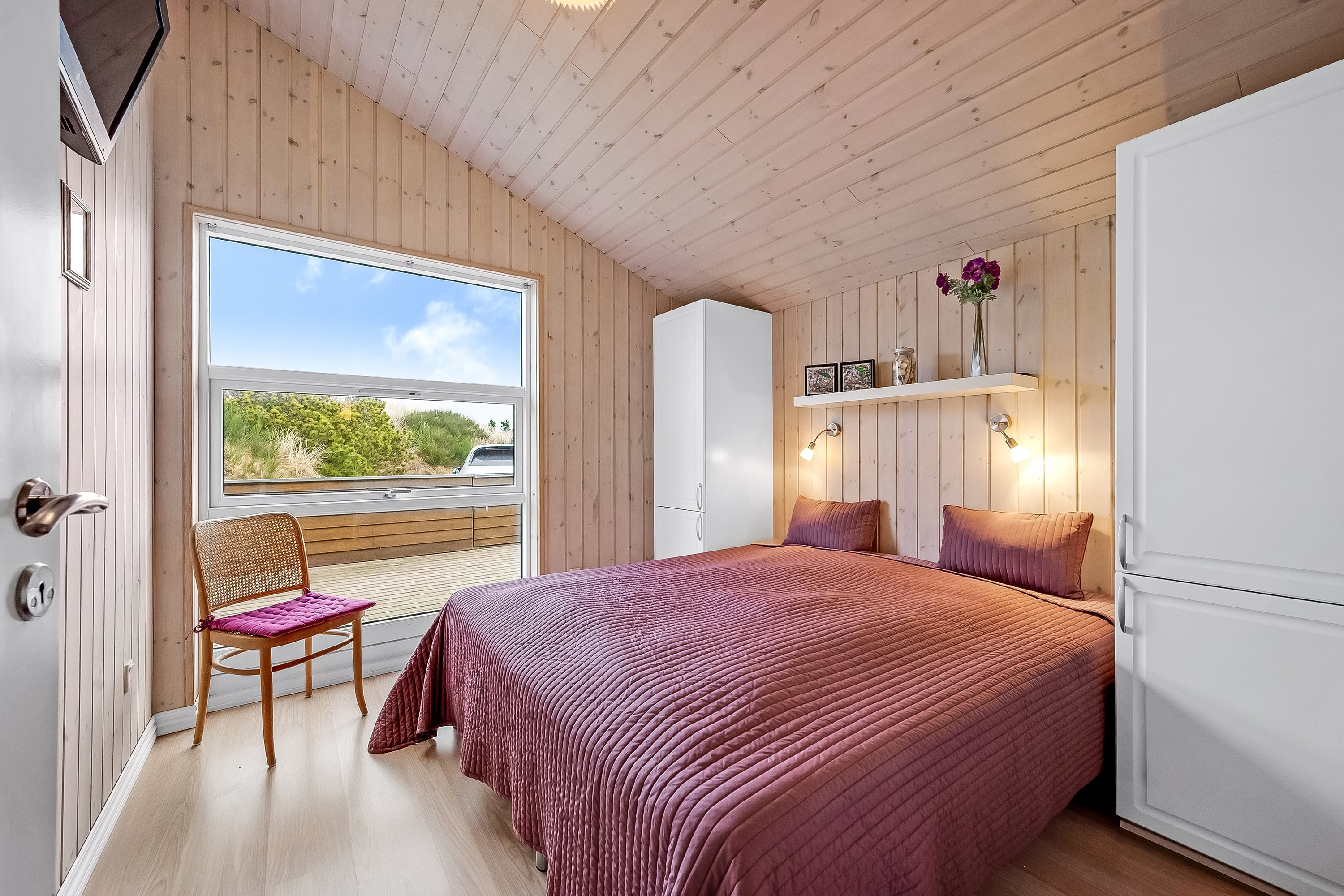 Fremhævet lilla værelse billede i fuldskærmstilstand. Billede af Fyrrenålevej 14, Henne Strand, 6854 Henne