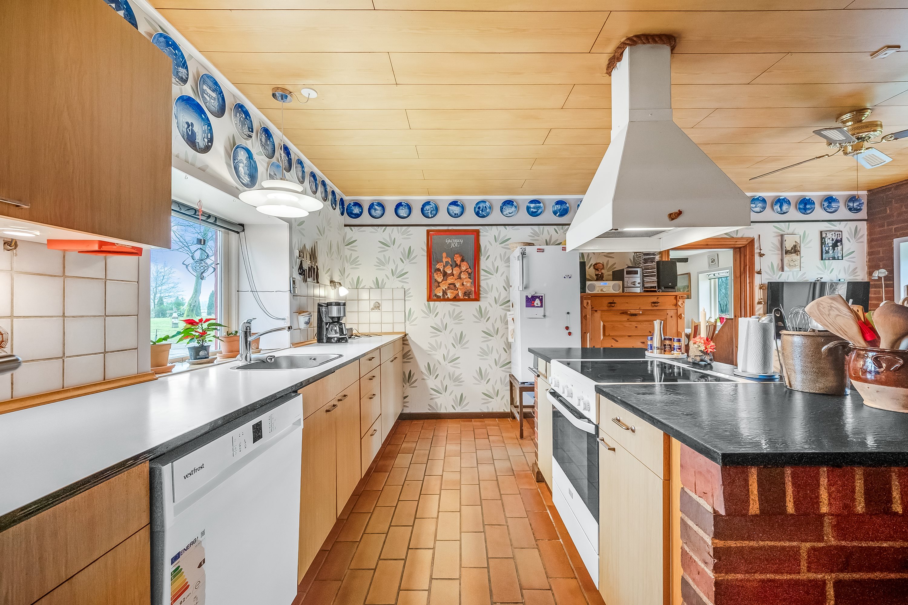 Fremhævet køkken billede i fuldskærmstilstand. Billede af Haunstrupvej 5, Fjelstervang, 6933 Kibæk