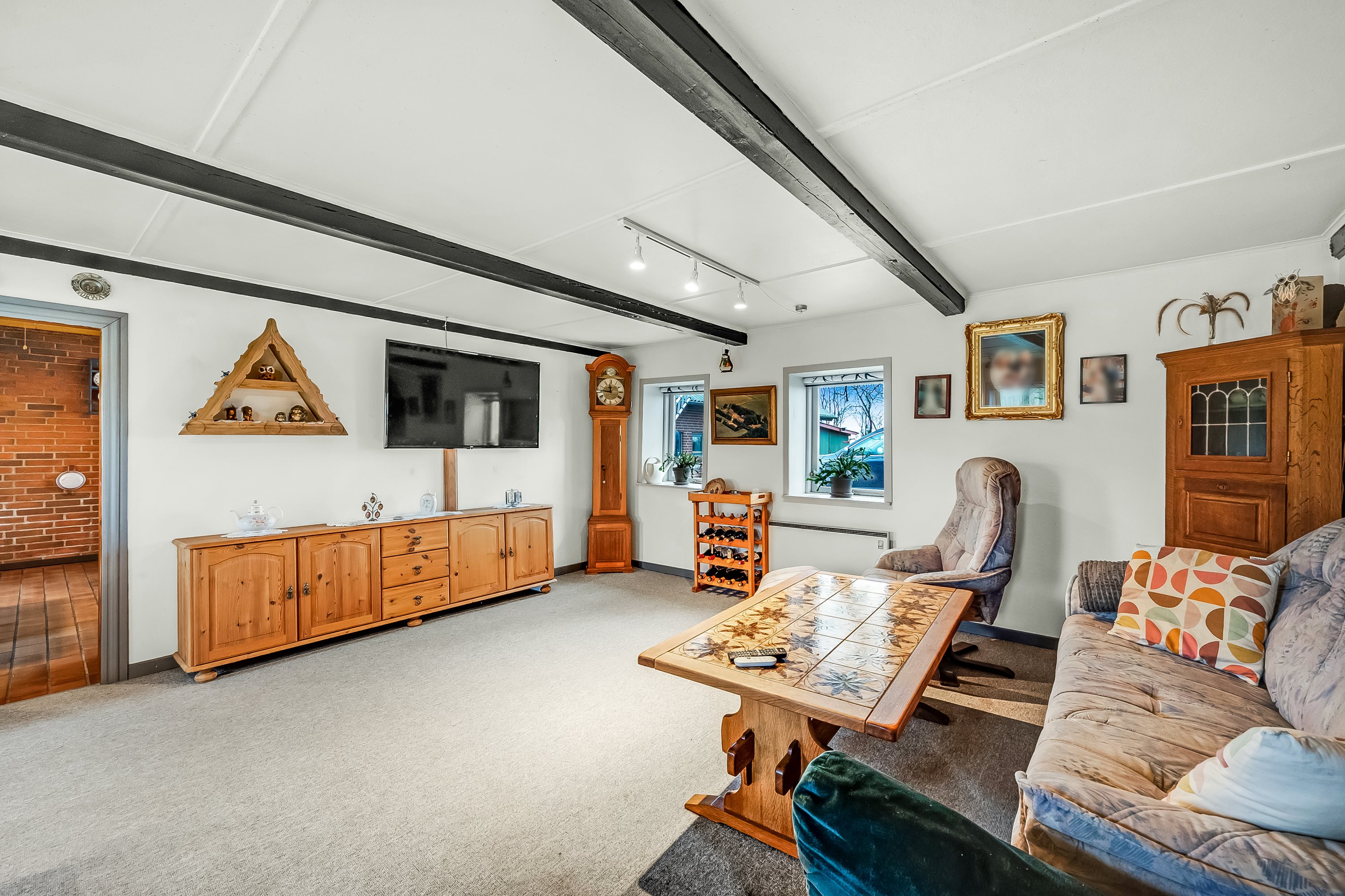 Fremhævet stue billede i fuldskærmstilstand. Billede af Haunstrupvej 5, Fjelstervang, 6933 Kibæk