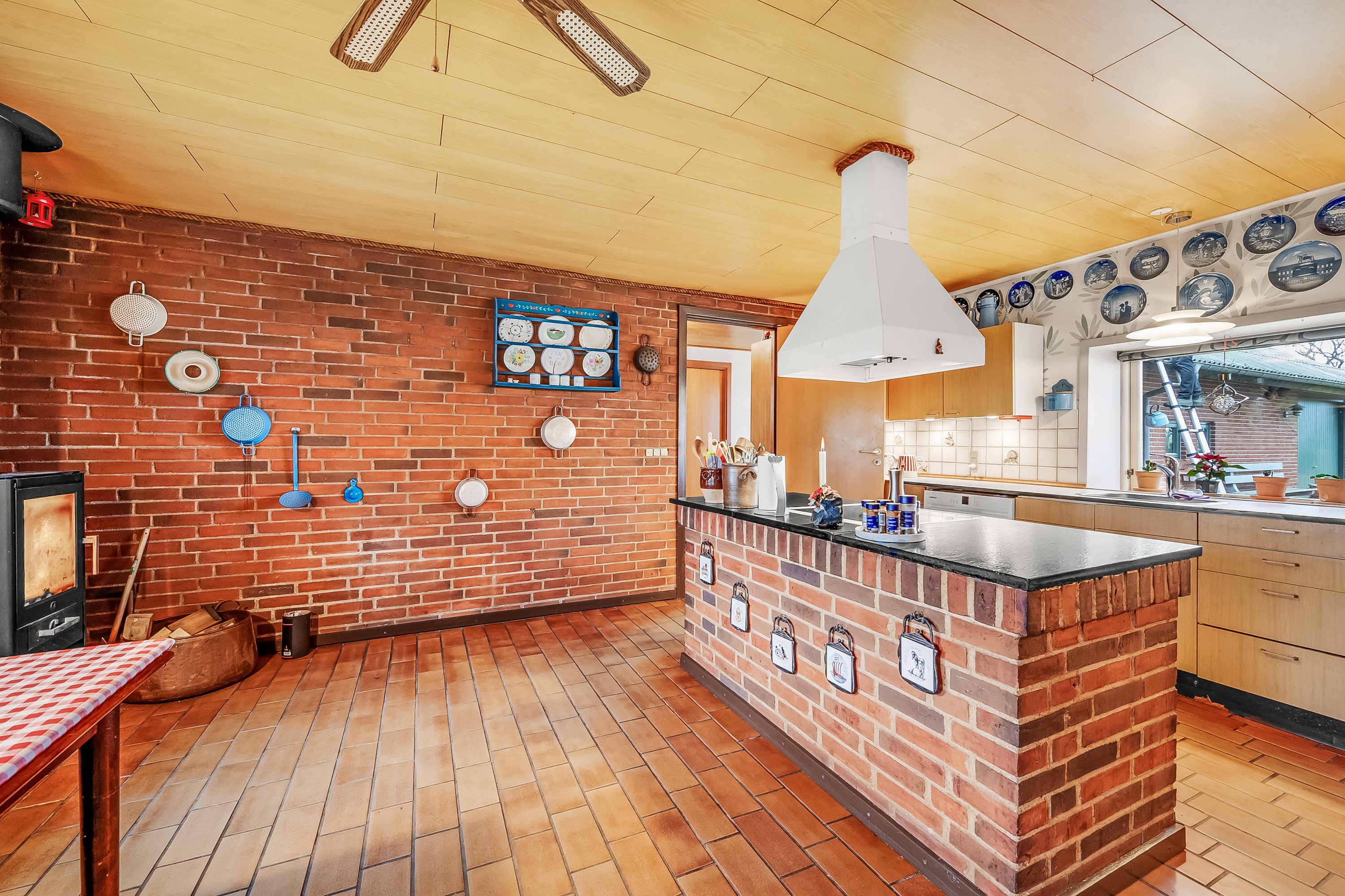 Fremhævet køkken billede i fuldskærmstilstand. Billede af Haunstrupvej 5, Fjelstervang, 6933 Kibæk