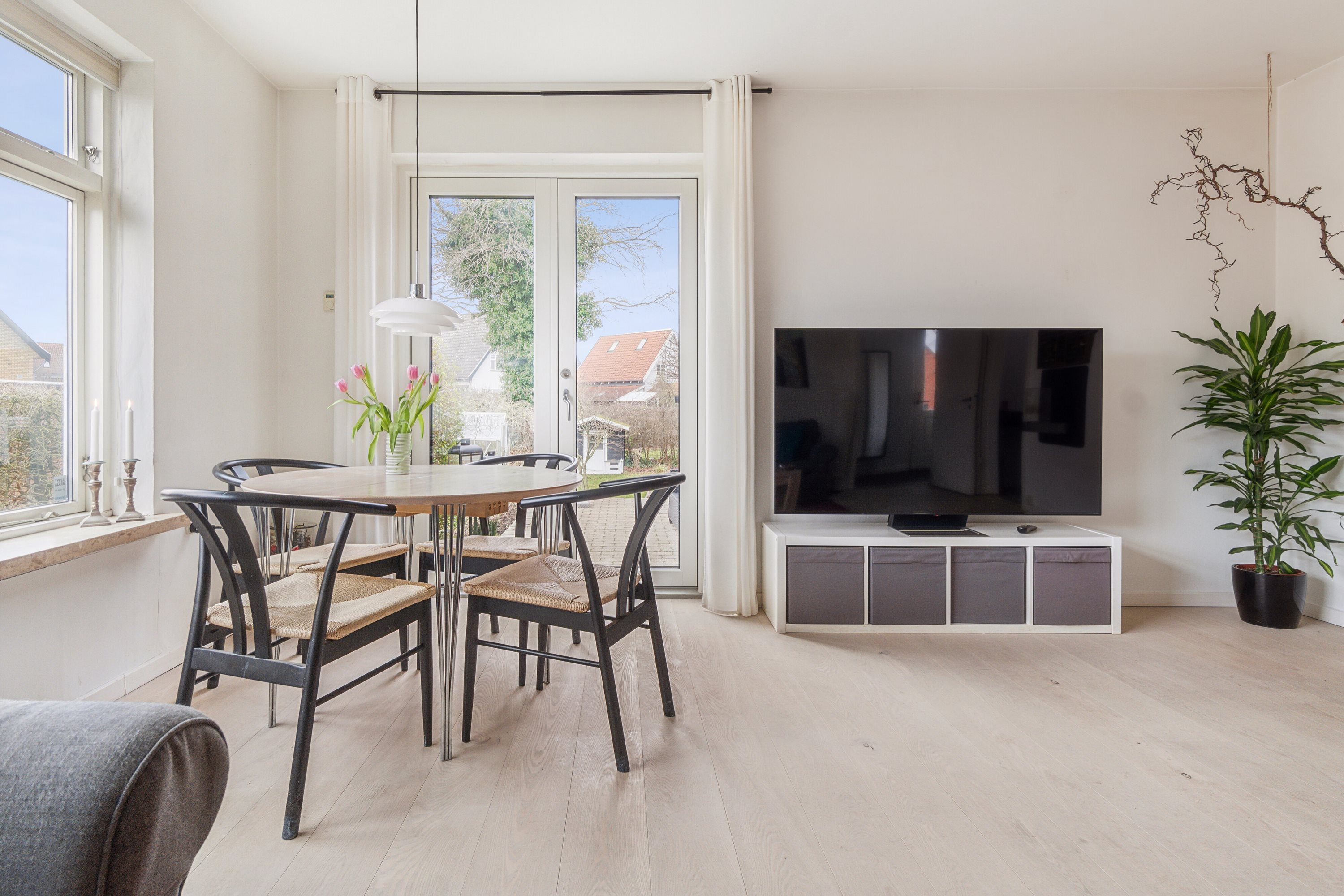 Fremhævet stue billede i fuldskærmstilstand. Billede af Kongelysvej 16, 5000 Odense C