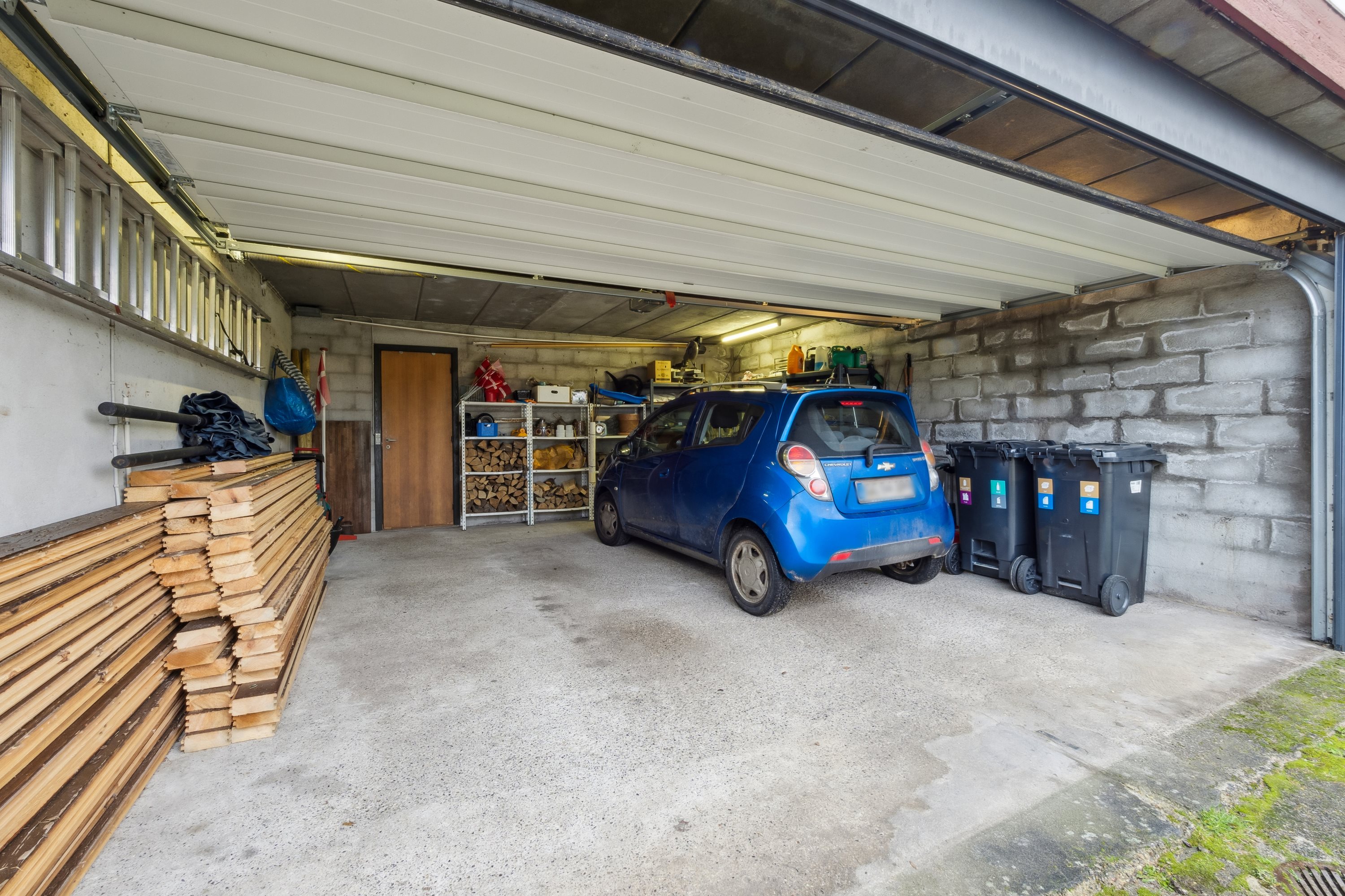 Fremhævet garage billede i fuldskærmstilstand. Billede af Storhøjvej 20, 8831 Løgstrup