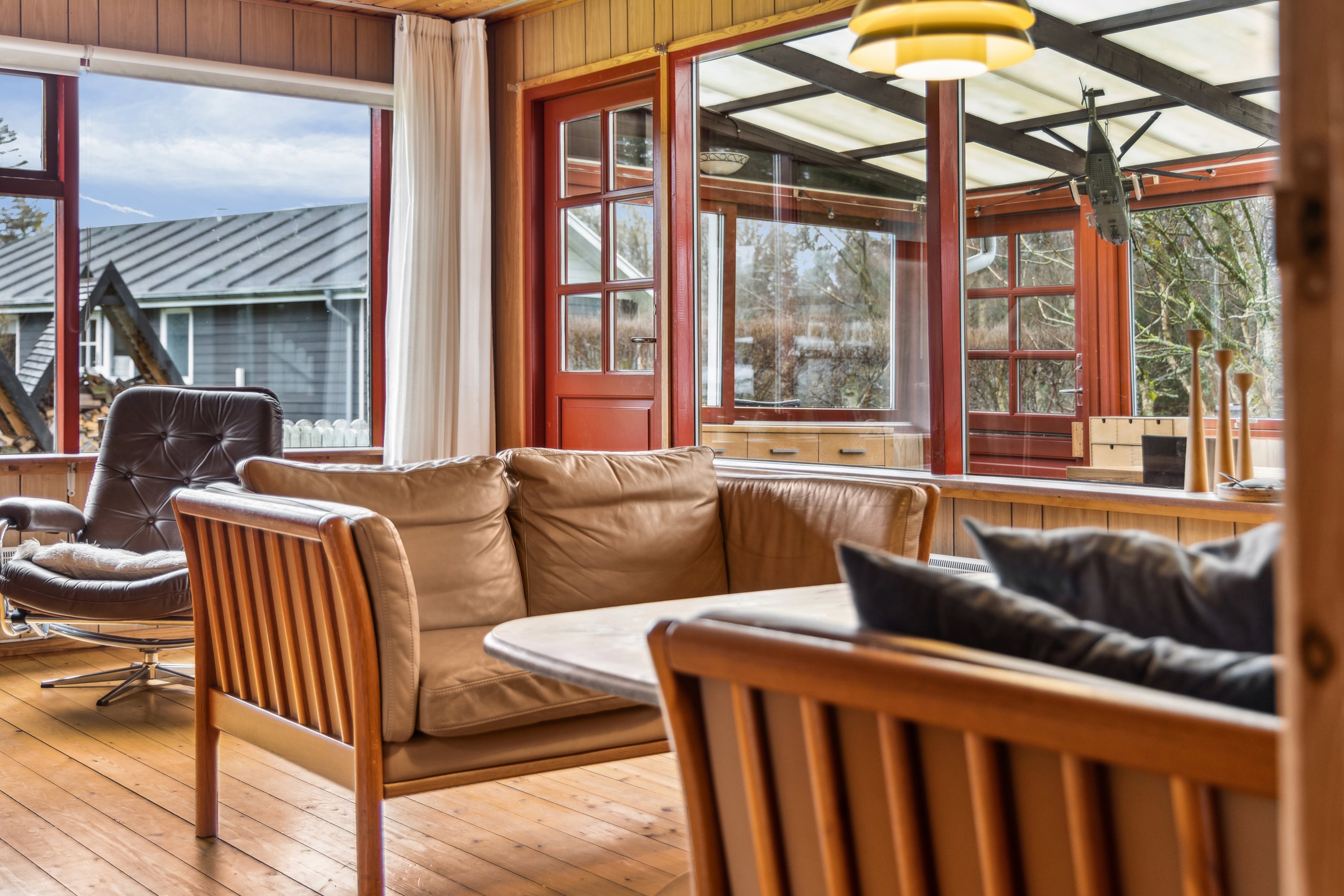 Fremhævet stue billede i fuldskærmstilstand. Billede af Rådyrvej 22, Hou, 9370 Hals