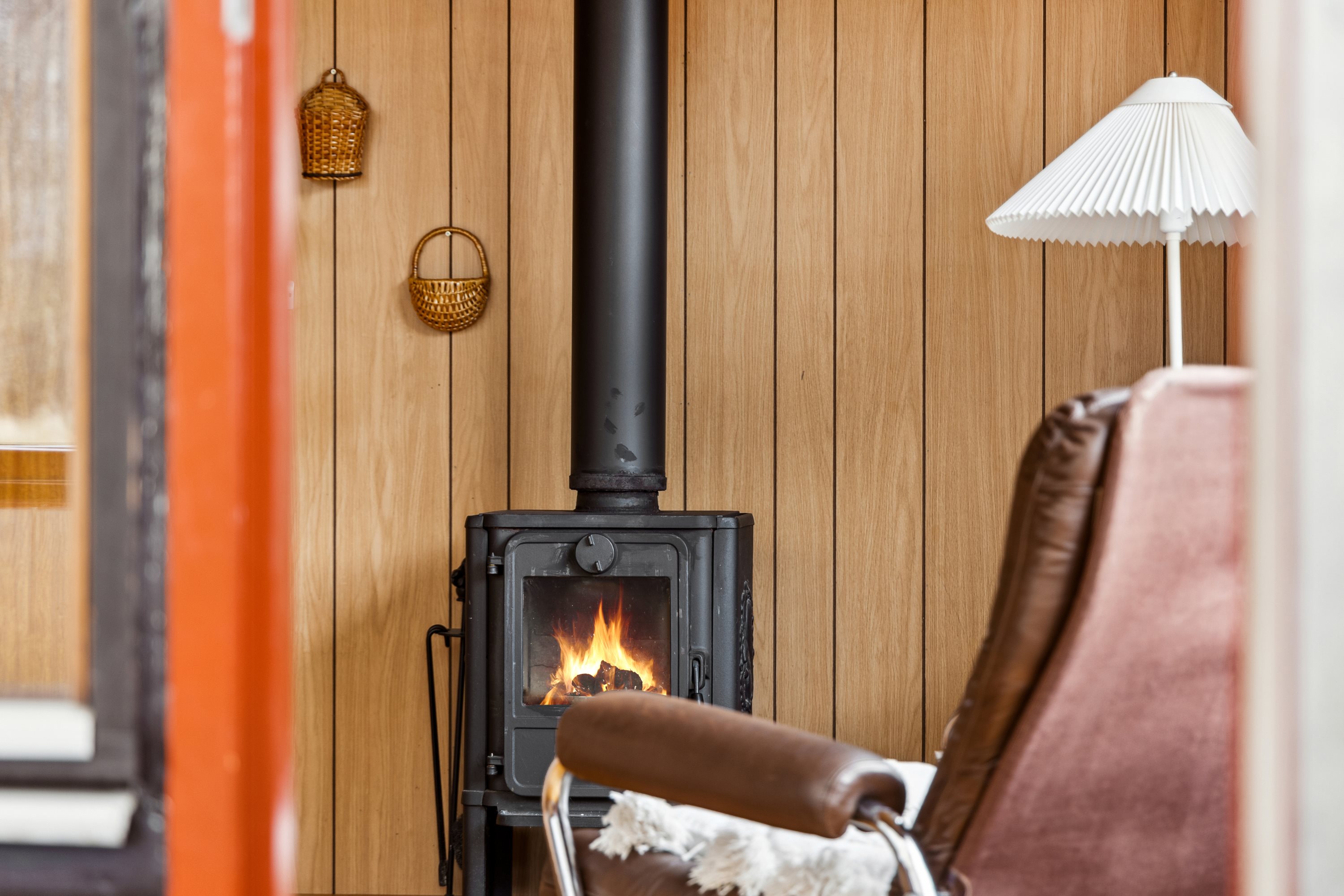 Fremhævet stue billede i fuldskærmstilstand. Billede af Rådyrvej 22, Hou, 9370 Hals