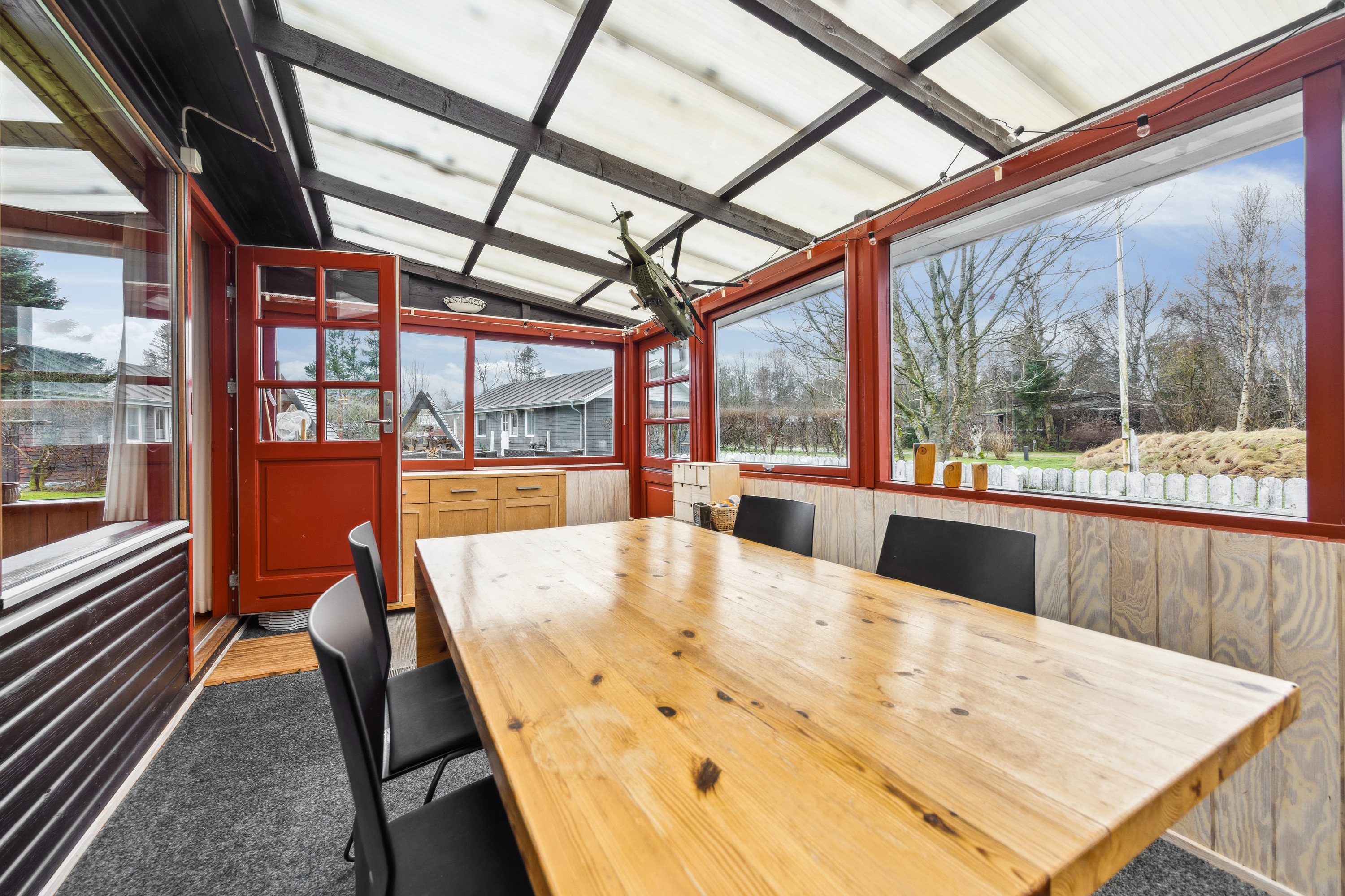 Fremhævet stue billede i fuldskærmstilstand. Billede af Rådyrvej 22, Hou, 9370 Hals