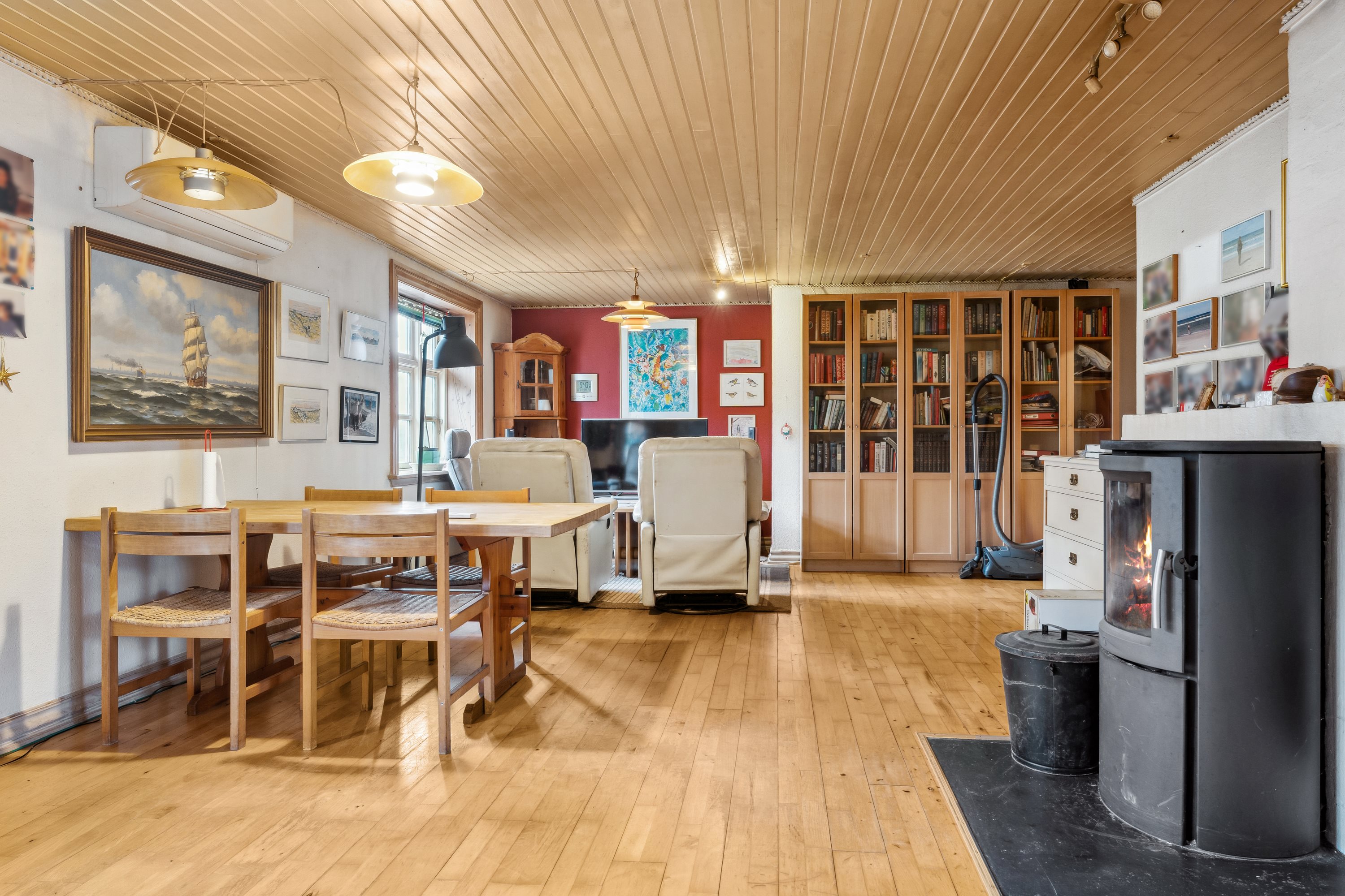 Fremhævet stue billede i fuldskærmstilstand. Billede af Mammen Byvej 55, 8850 Bjerringbro