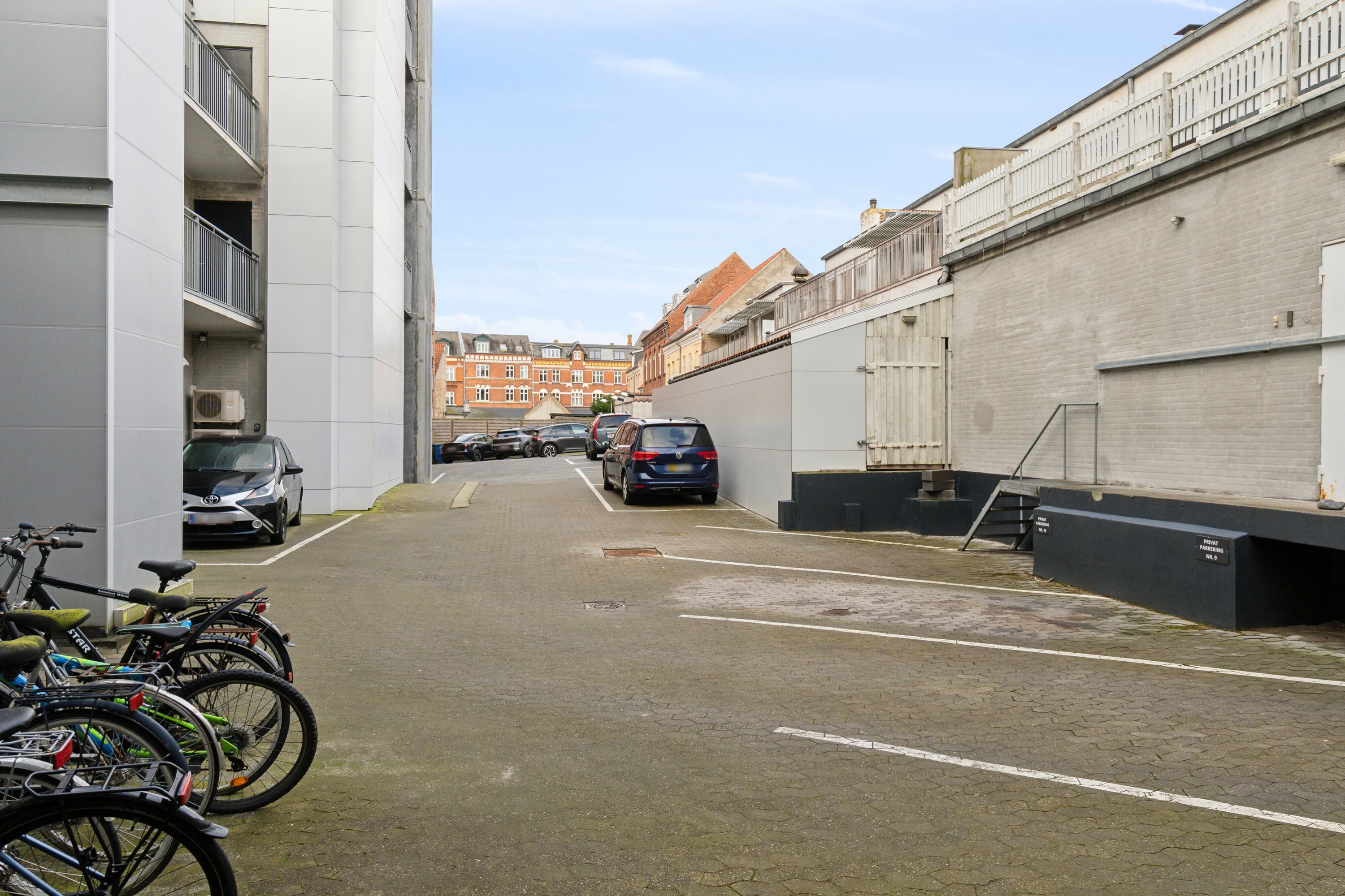 Fremhævet udendørs billede i fuldskærmstilstand. Billede af Adelgade 8, 2. 11., 5800 Nyborg