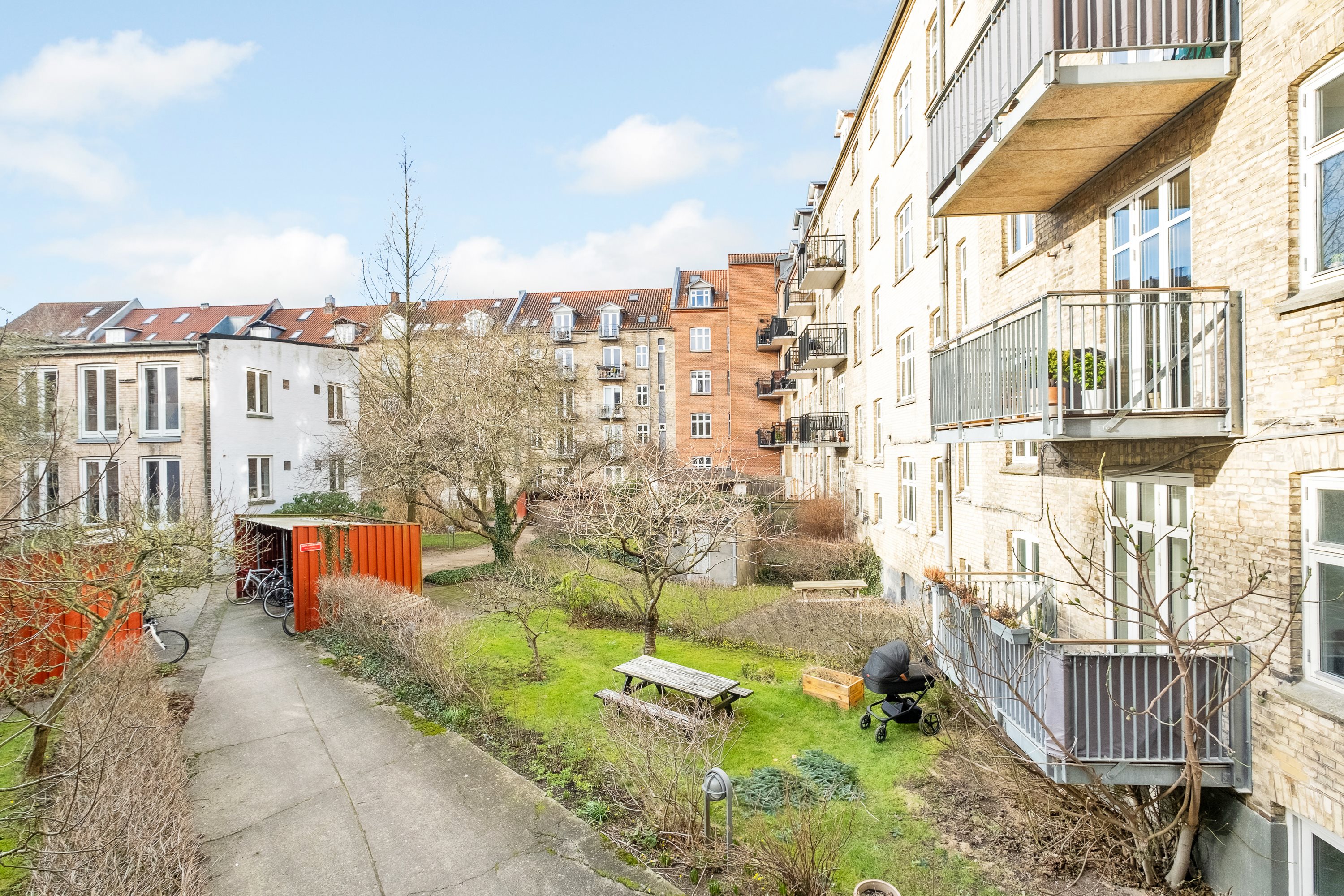 Fremhævet gårdmiljø billede i fuldskærmstilstand. Billede af Skt. Pauls Gade 11B, 1., 8000 Aarhus C